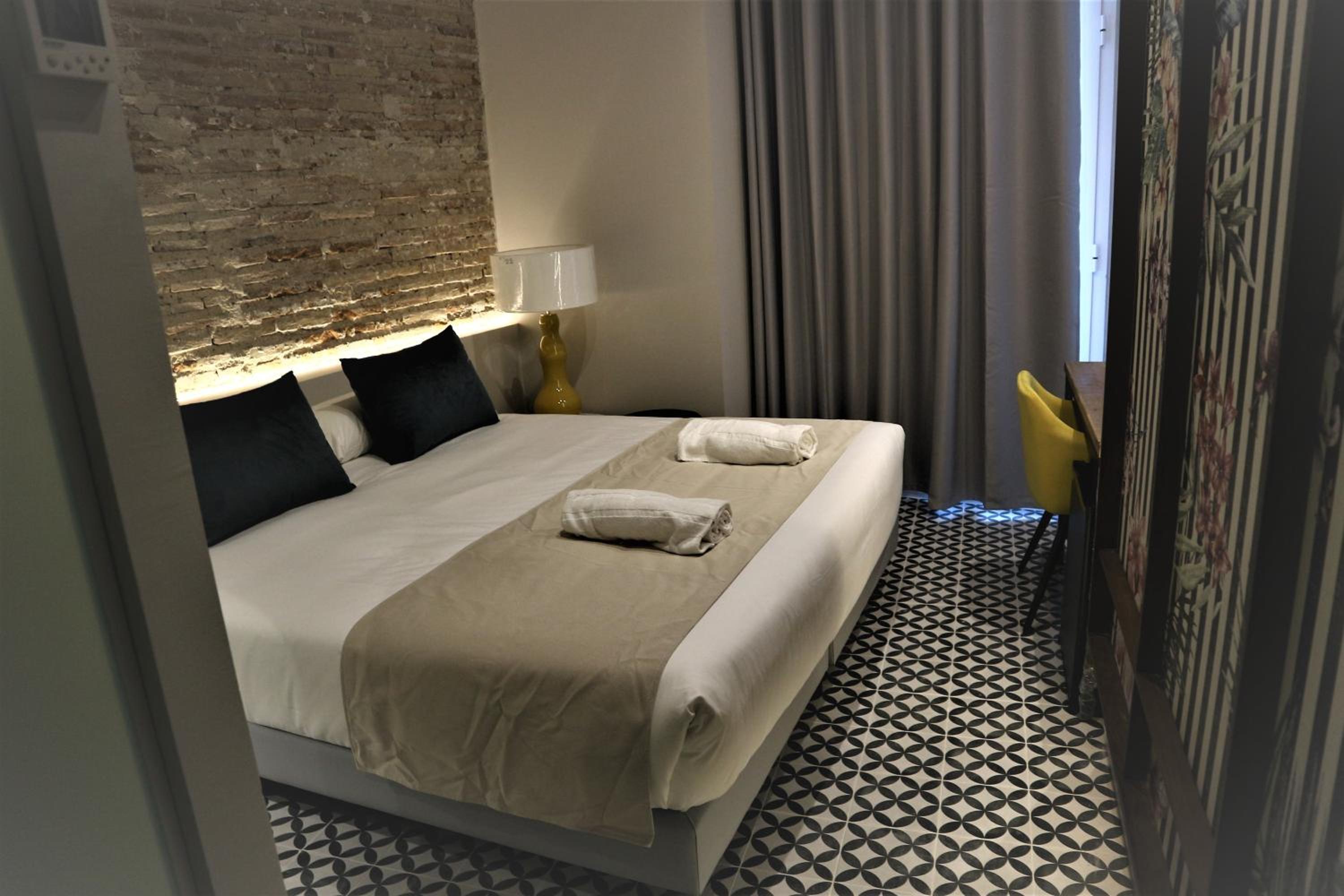 Double or Twin Room - Photo 1