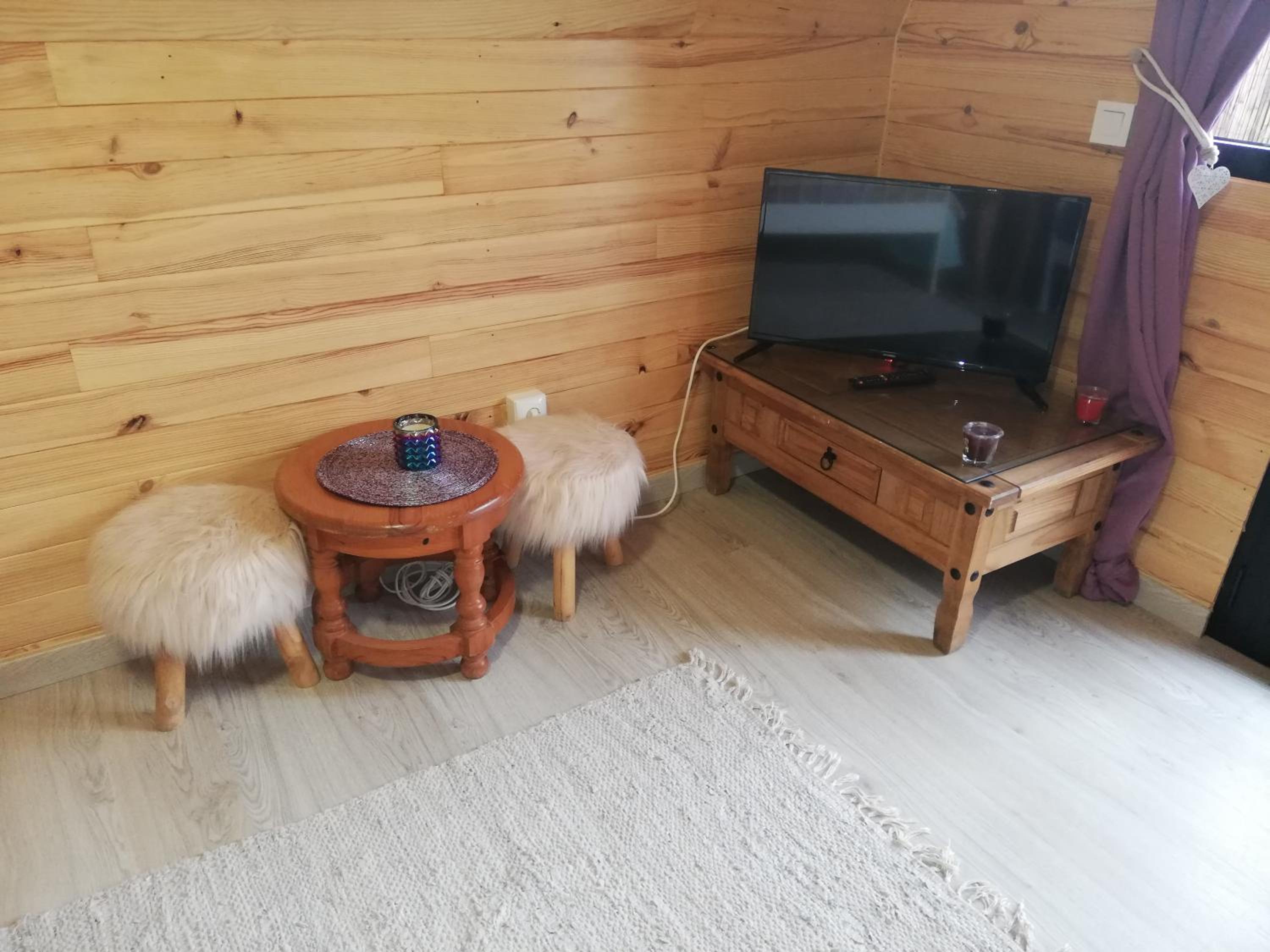 Deluxe Double Room (2 Adults + 1 Child) - Photo 7