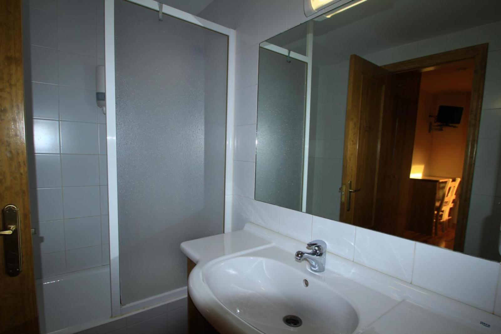 Triple Hotel Room photo 3