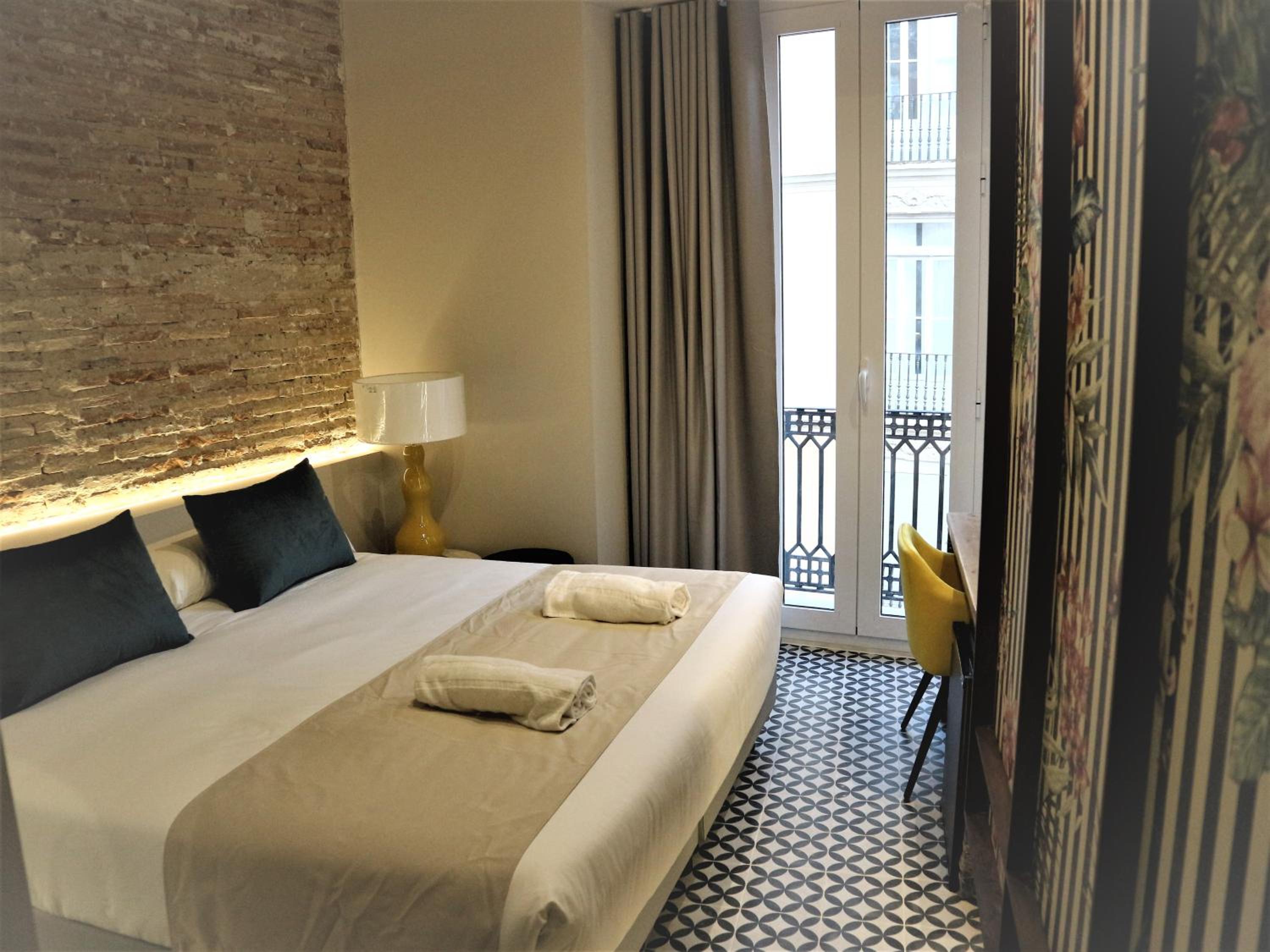 Double or Twin Room - Photo 8