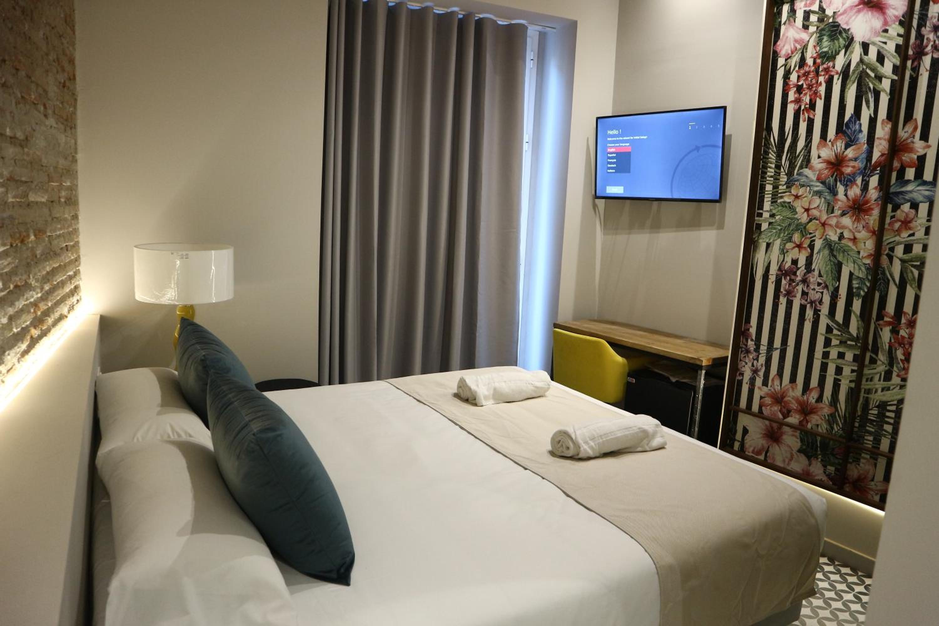 Double or Twin Room - Photo 4
