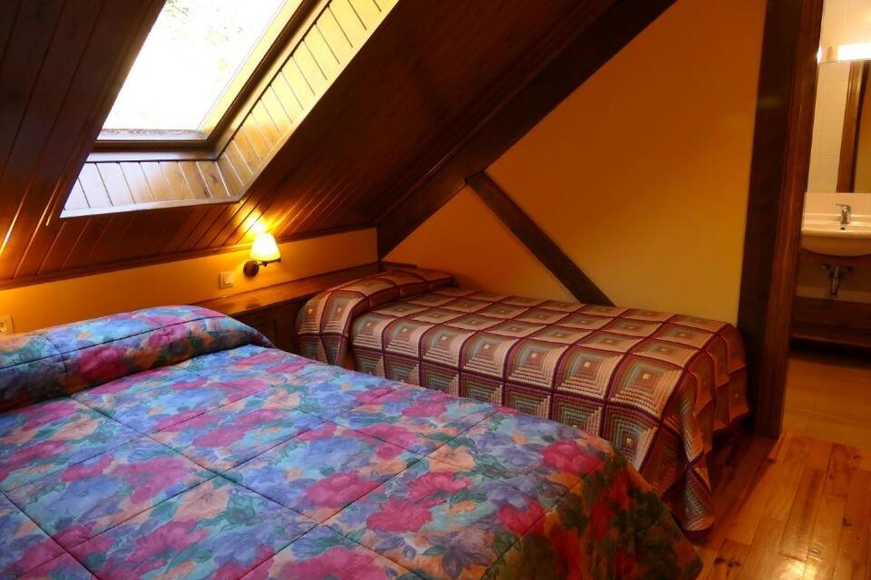 Habitación triple de hotel