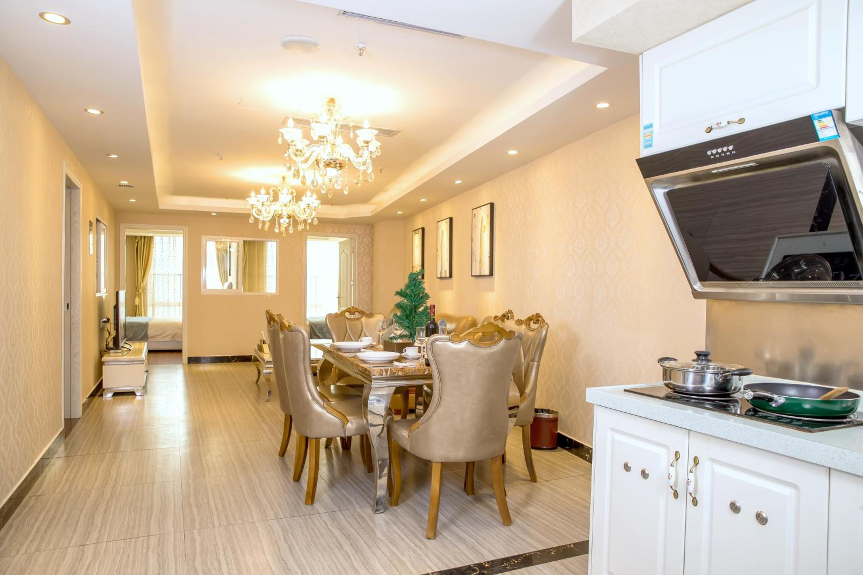 Superior Three-Bedroom Apartment - Photo 6