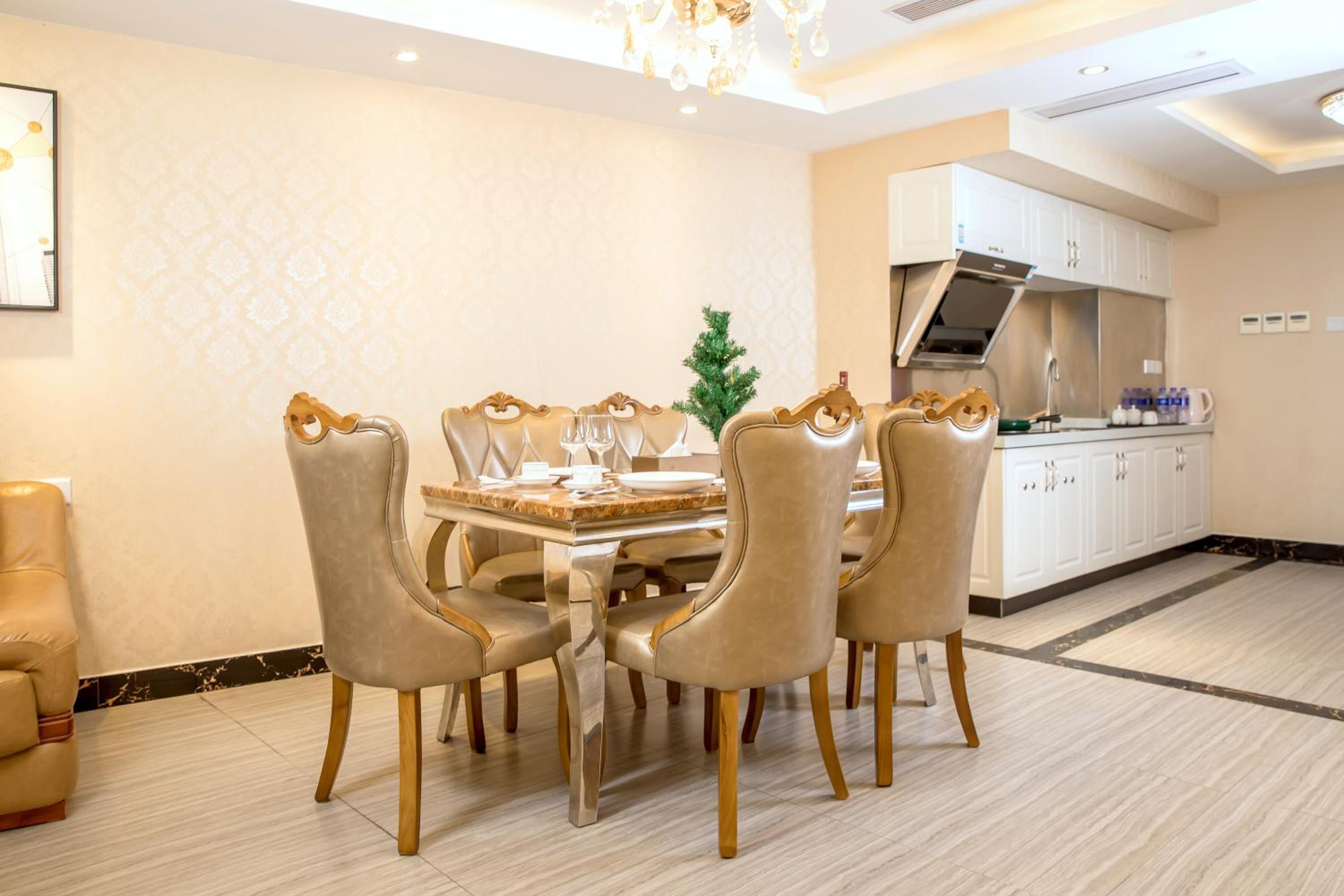 Superior Three-Bedroom Apartment - Photo 7