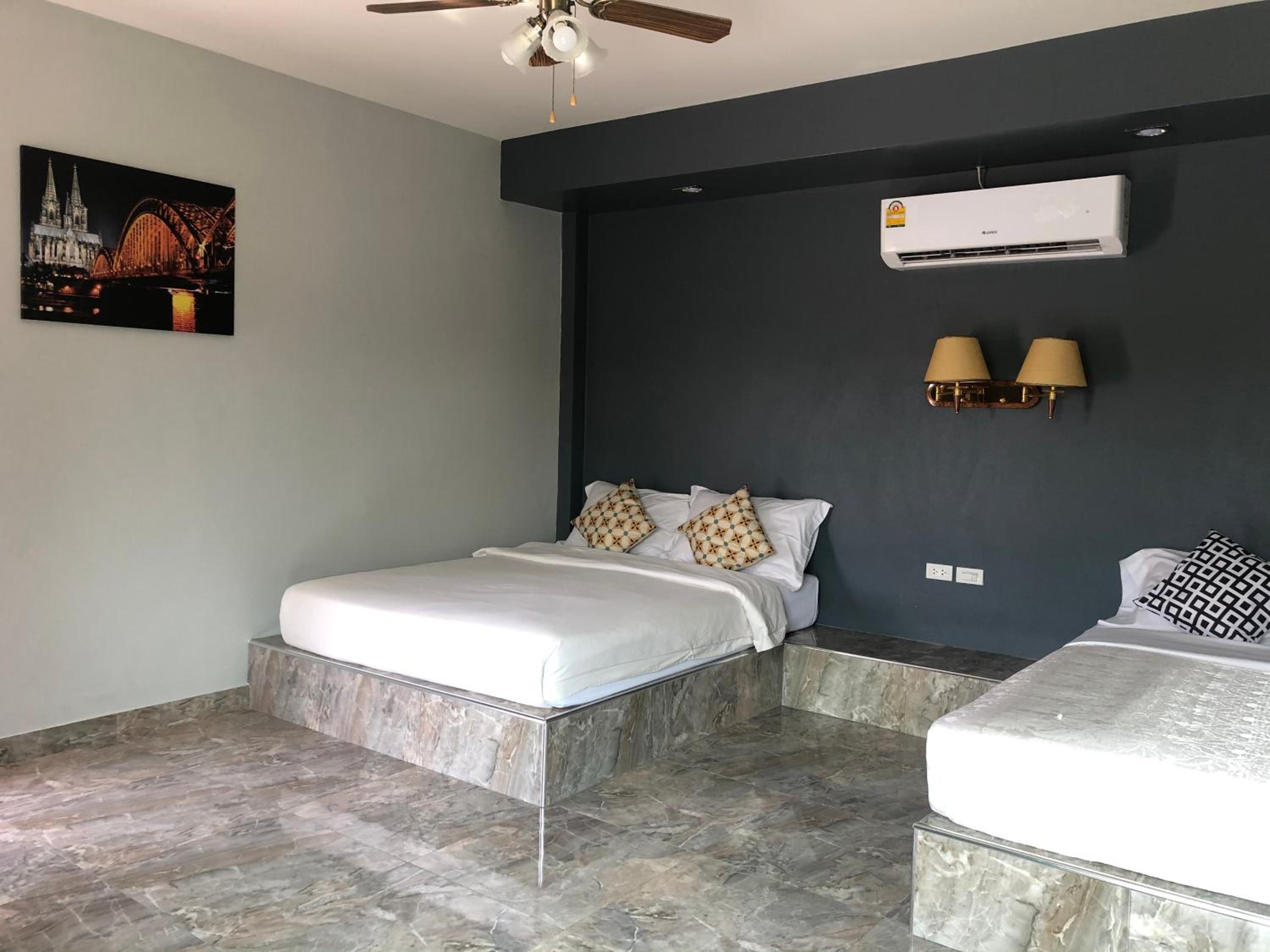 Budget Triple Room - Photo 14