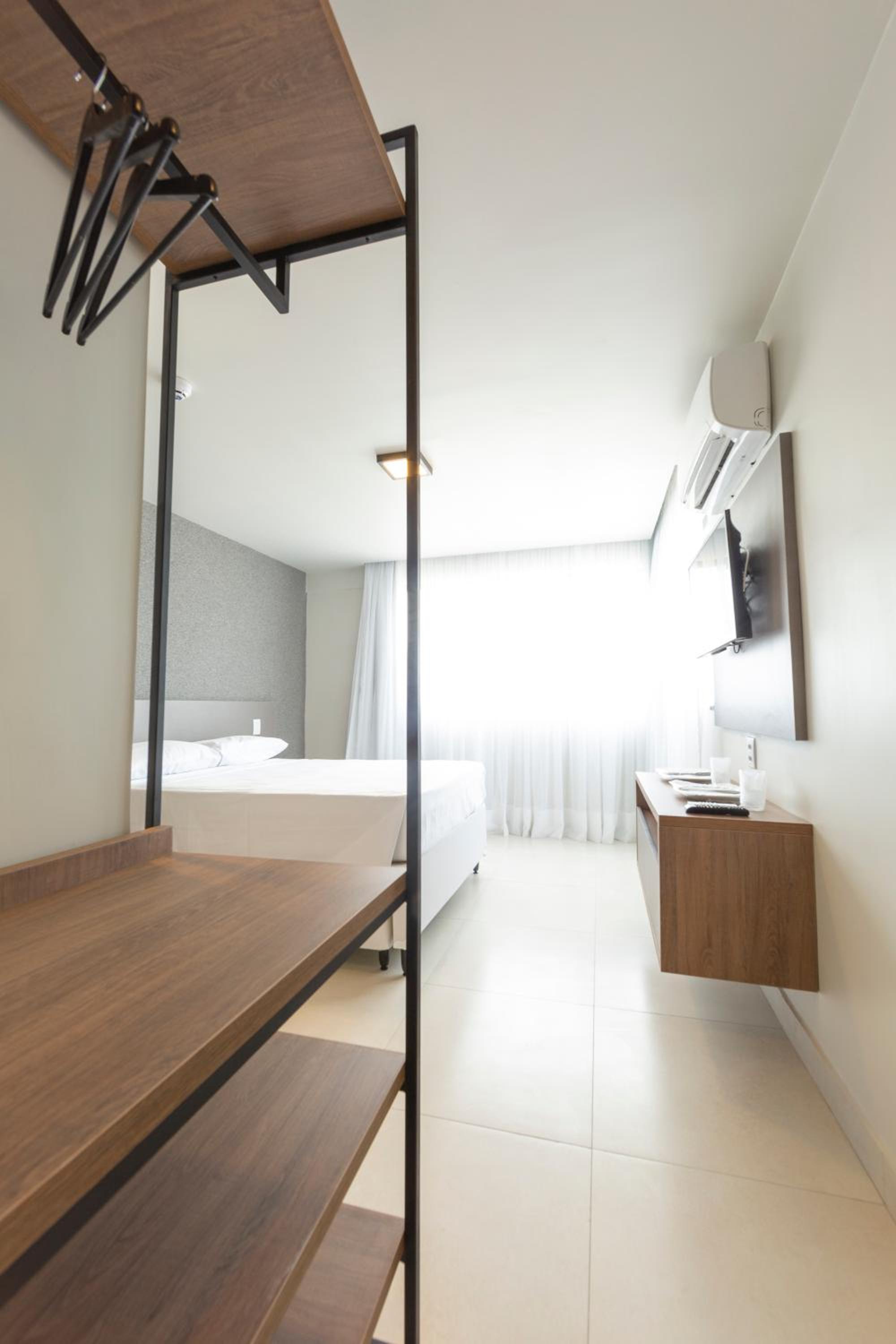 Standard Triple Room with Sea View - Photo 13