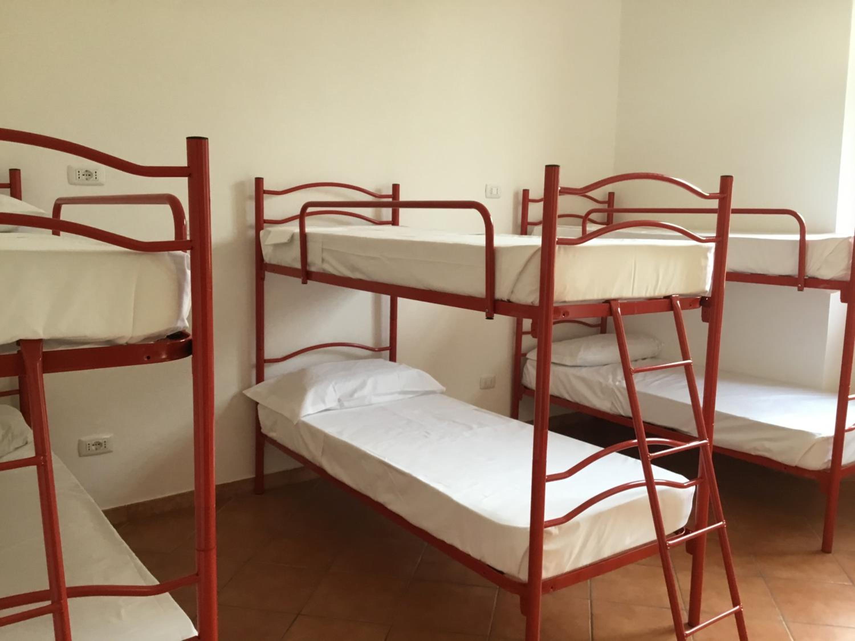 Bed in 4-Bed Mixed Dormitory Room photo 2