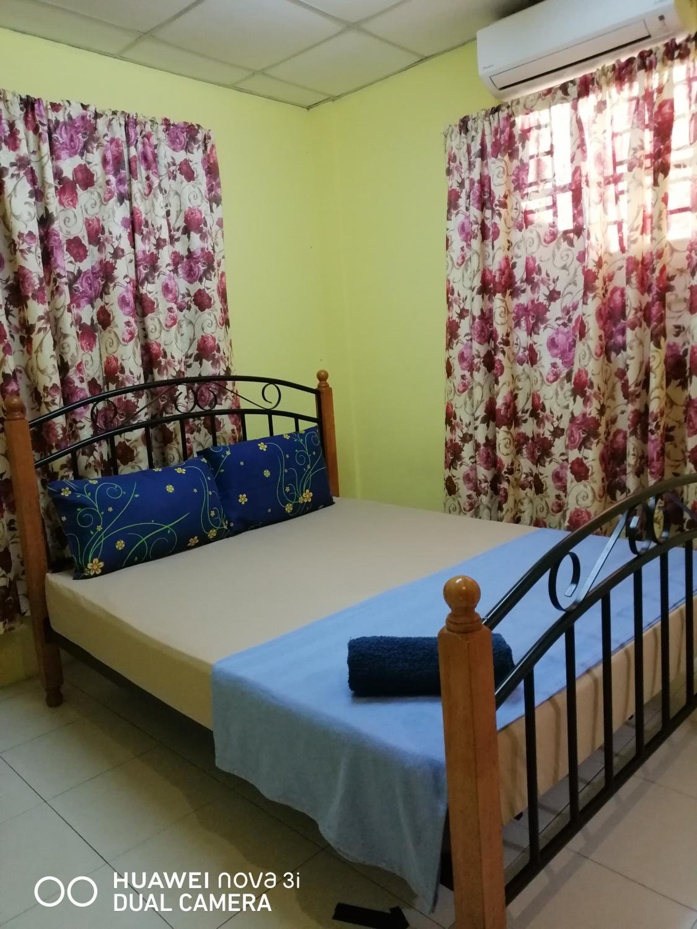 Deluxe Double Room (2 Adults + 1 Child) photo 1