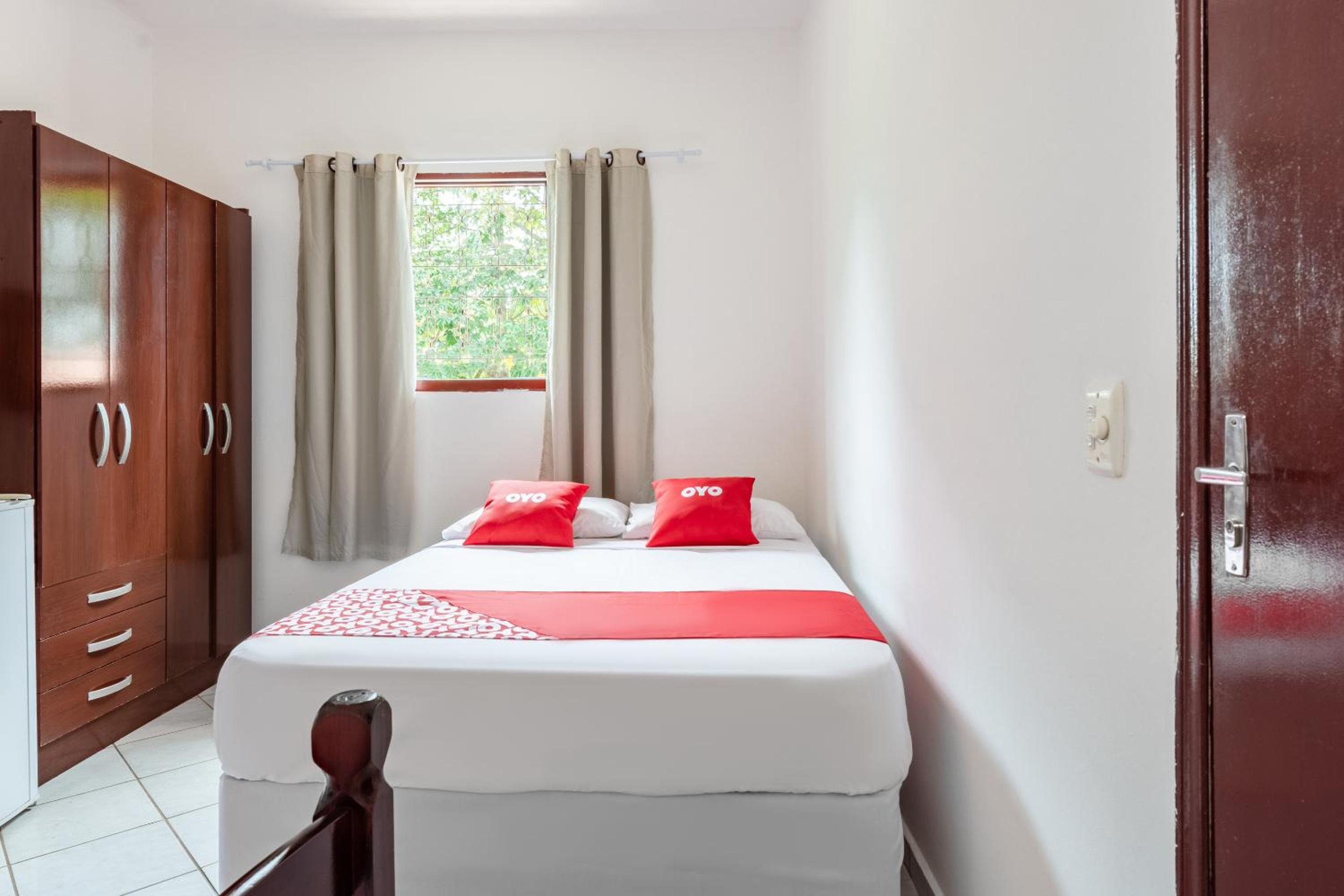 Triple Room without AC (1 Double bed + 1 Single bed) photo 2