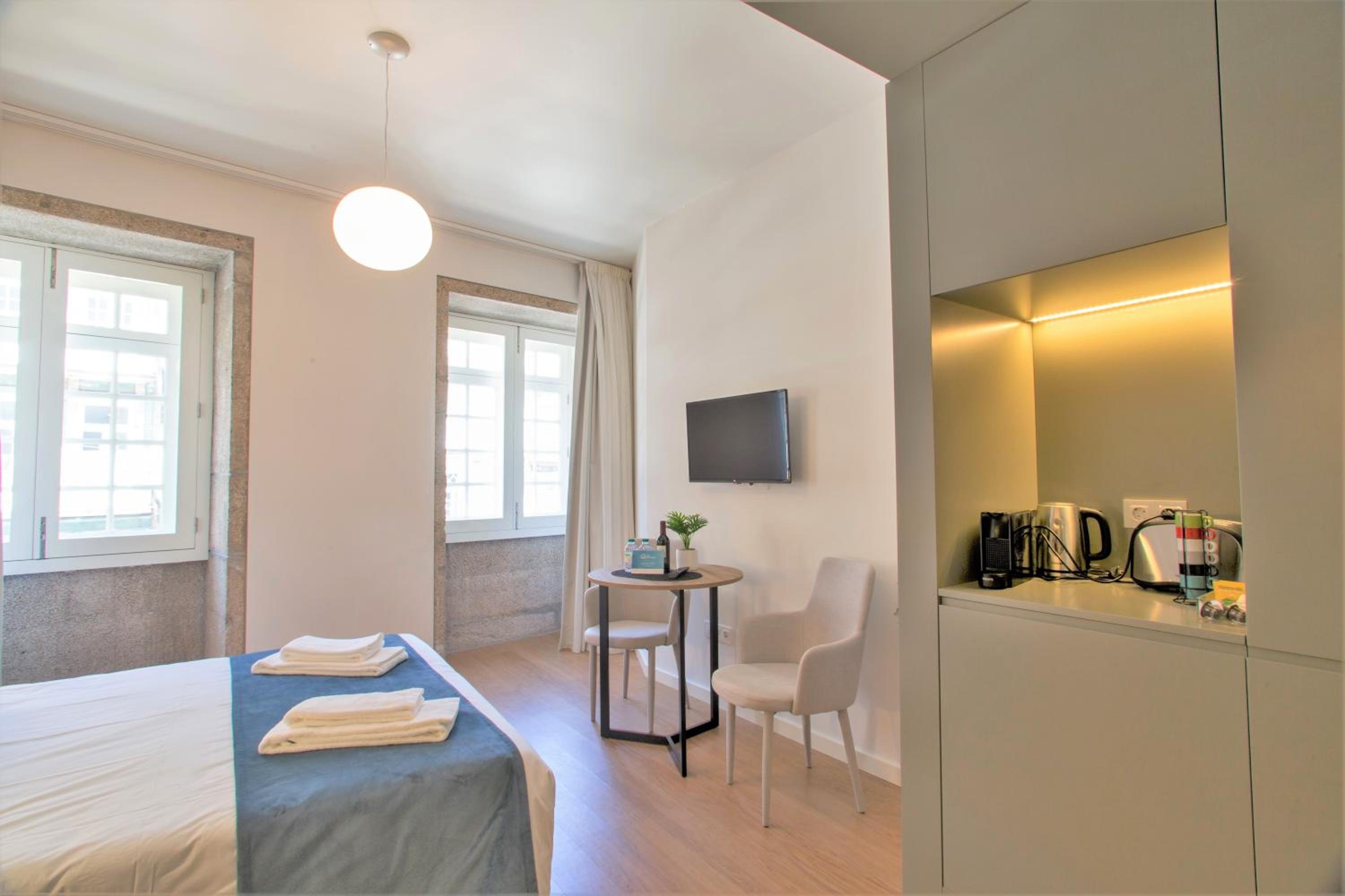 Studio Apartment - Photo 8