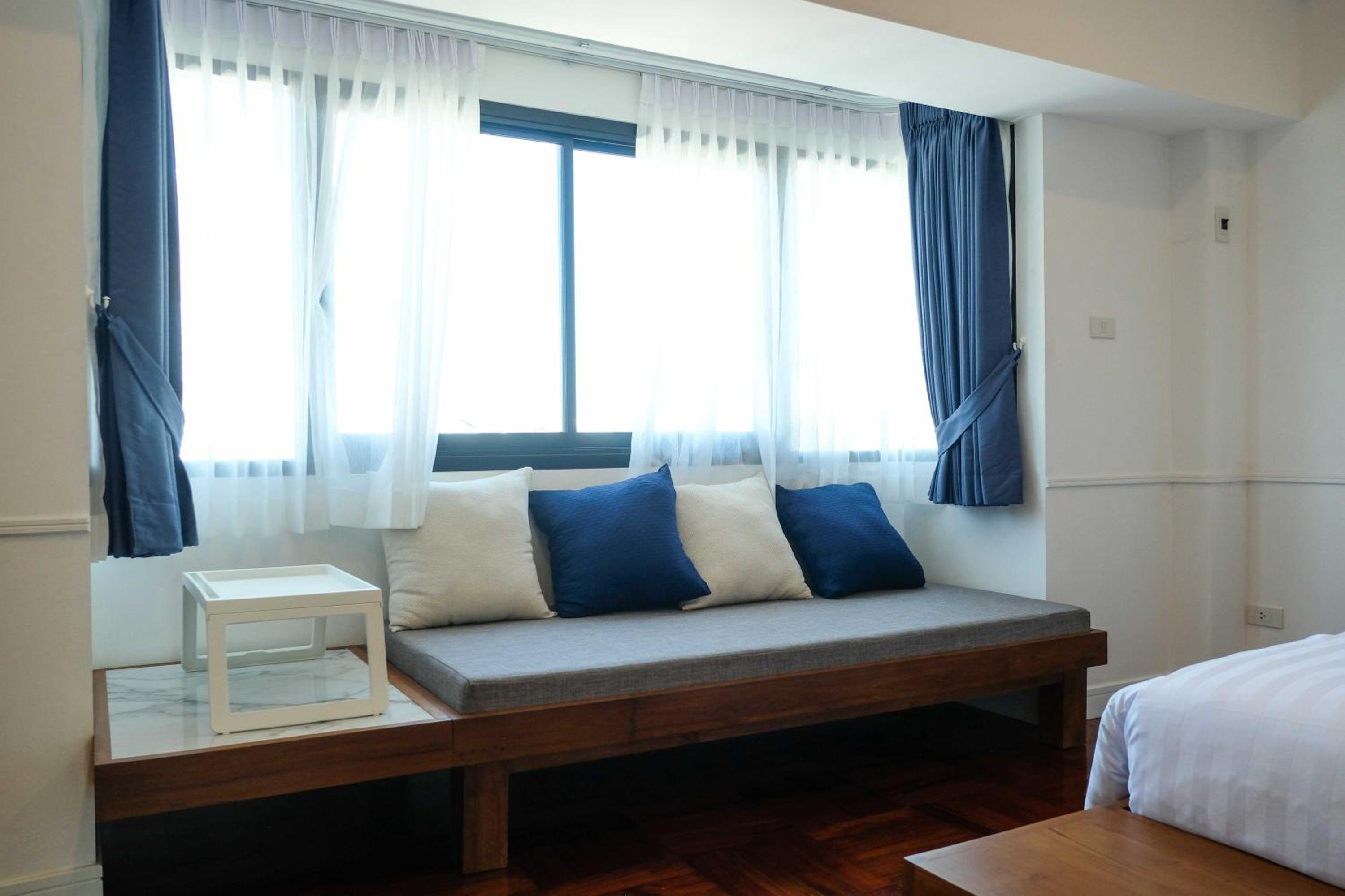 Deluxe Double or Twin Room - Photo 5