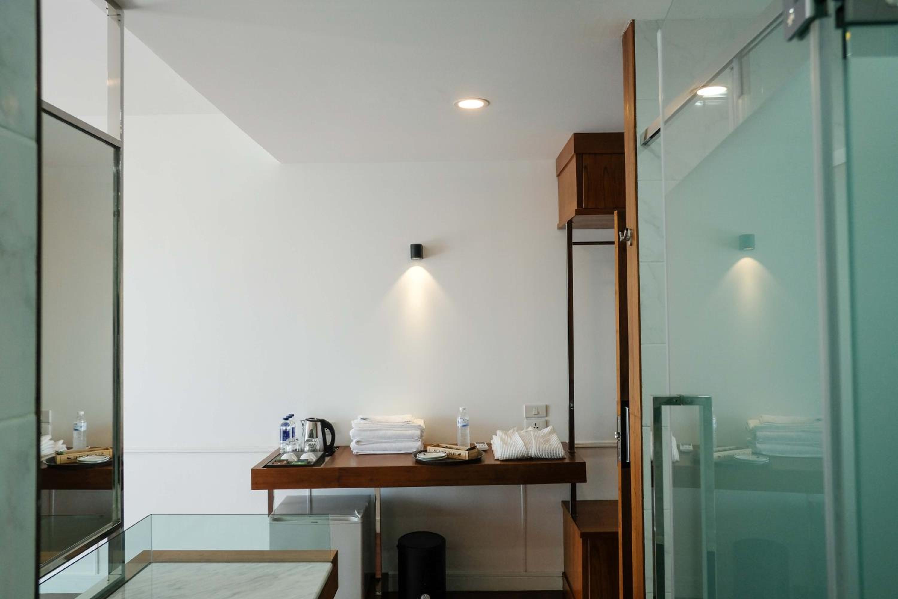 Deluxe Double or Twin Room - Photo 9