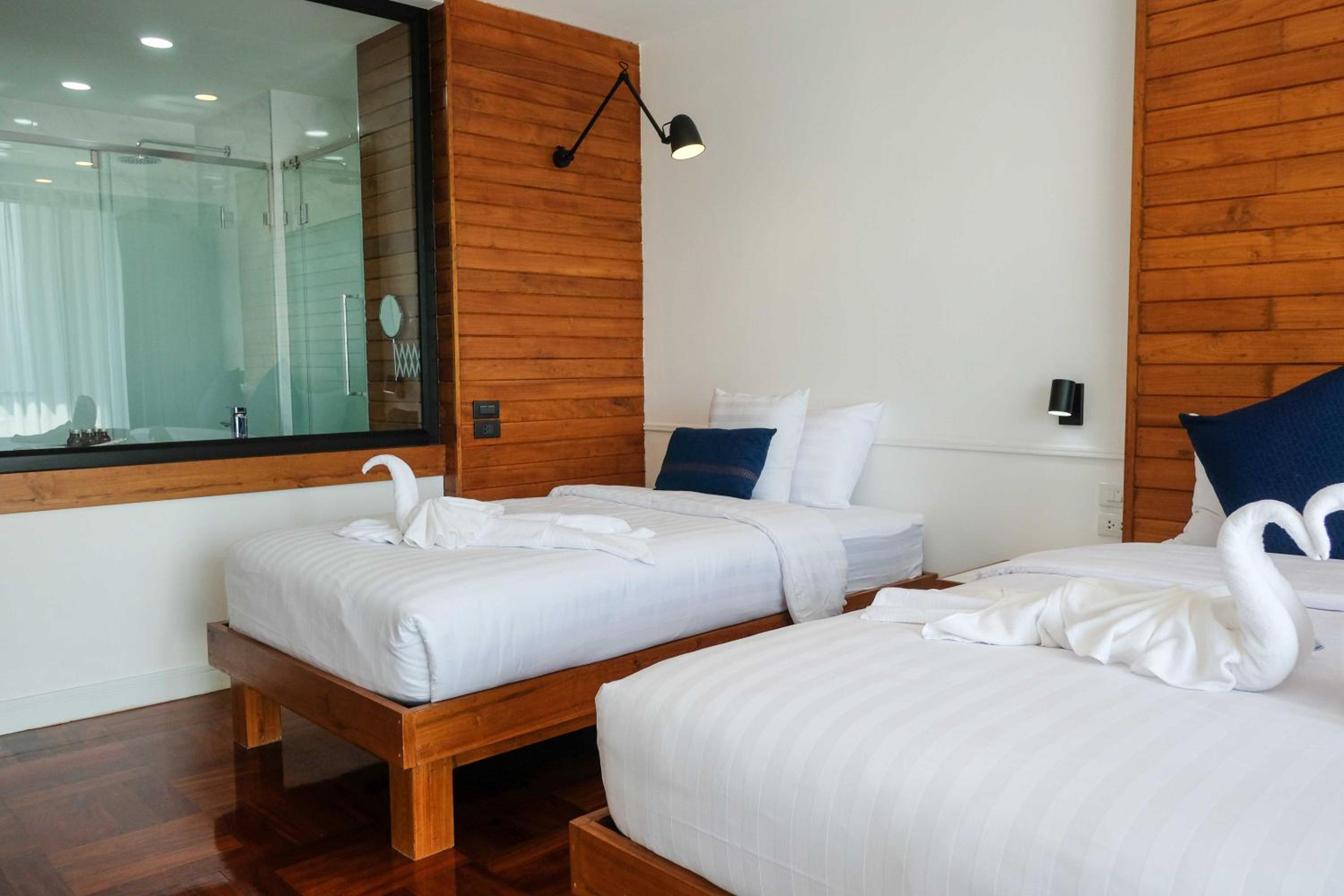Deluxe Triple Room - Photo 8
