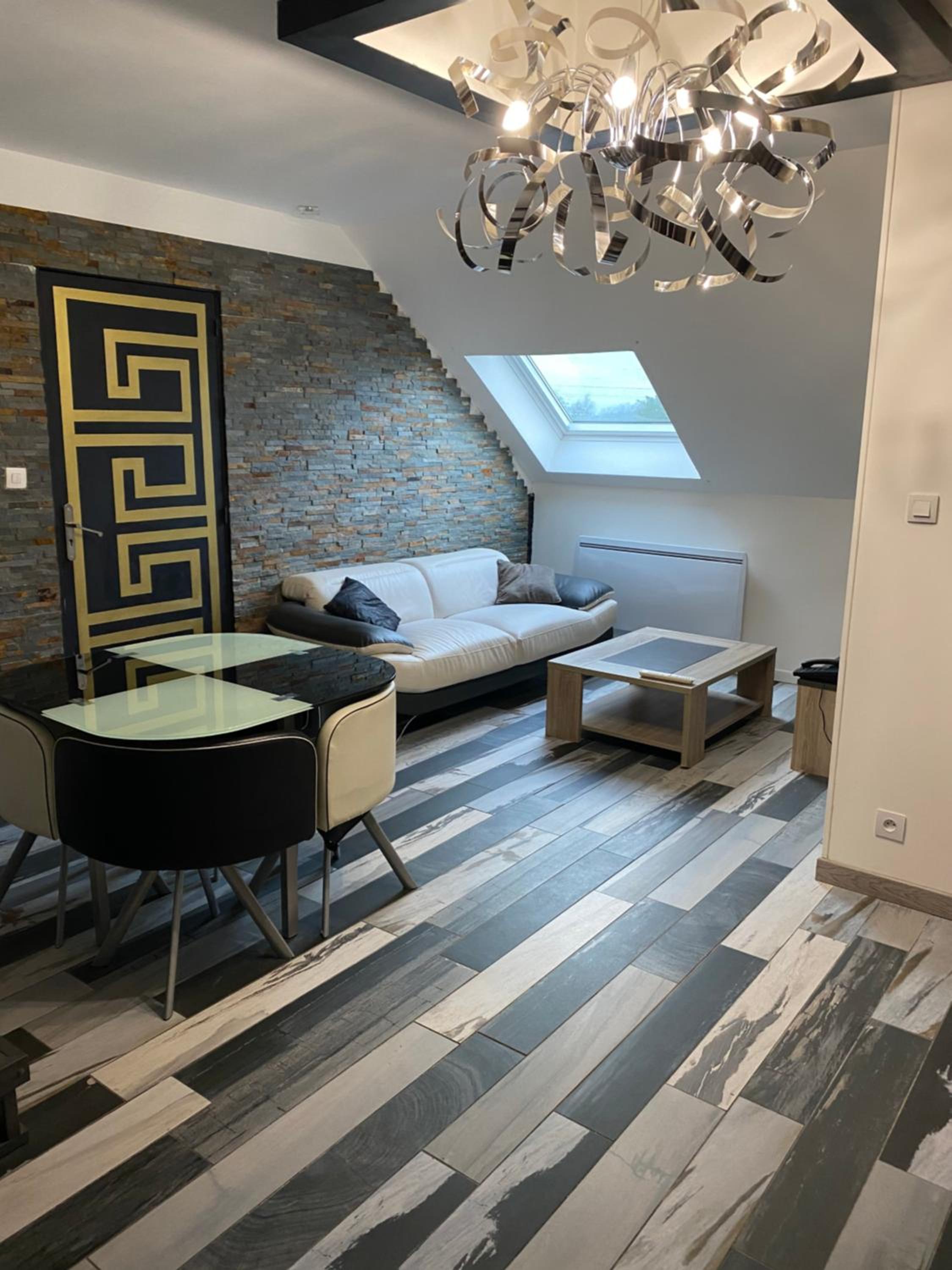 Two-Bedroom Apartment with balneotherapy bathtub