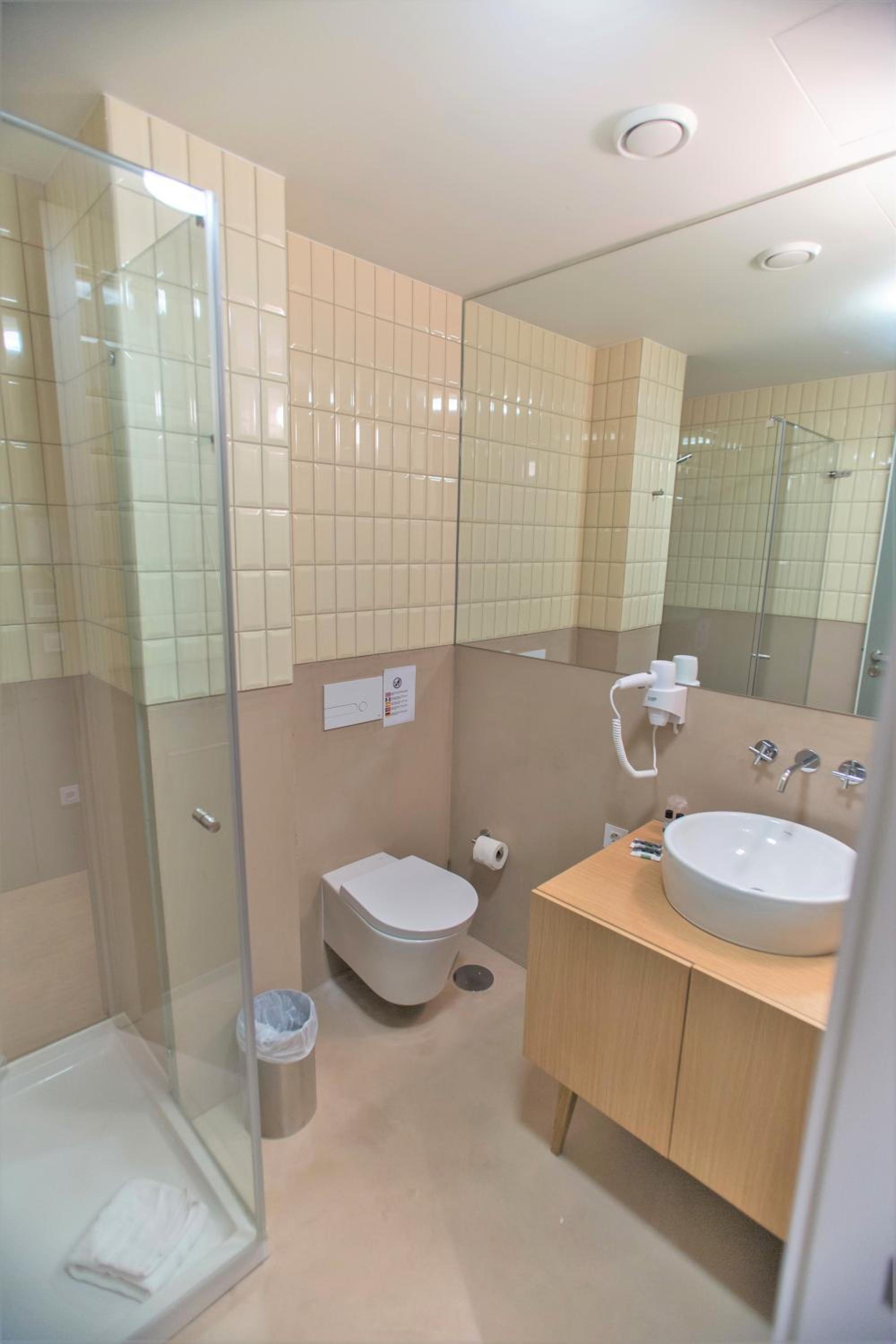 Studio Apartment - Photo 6