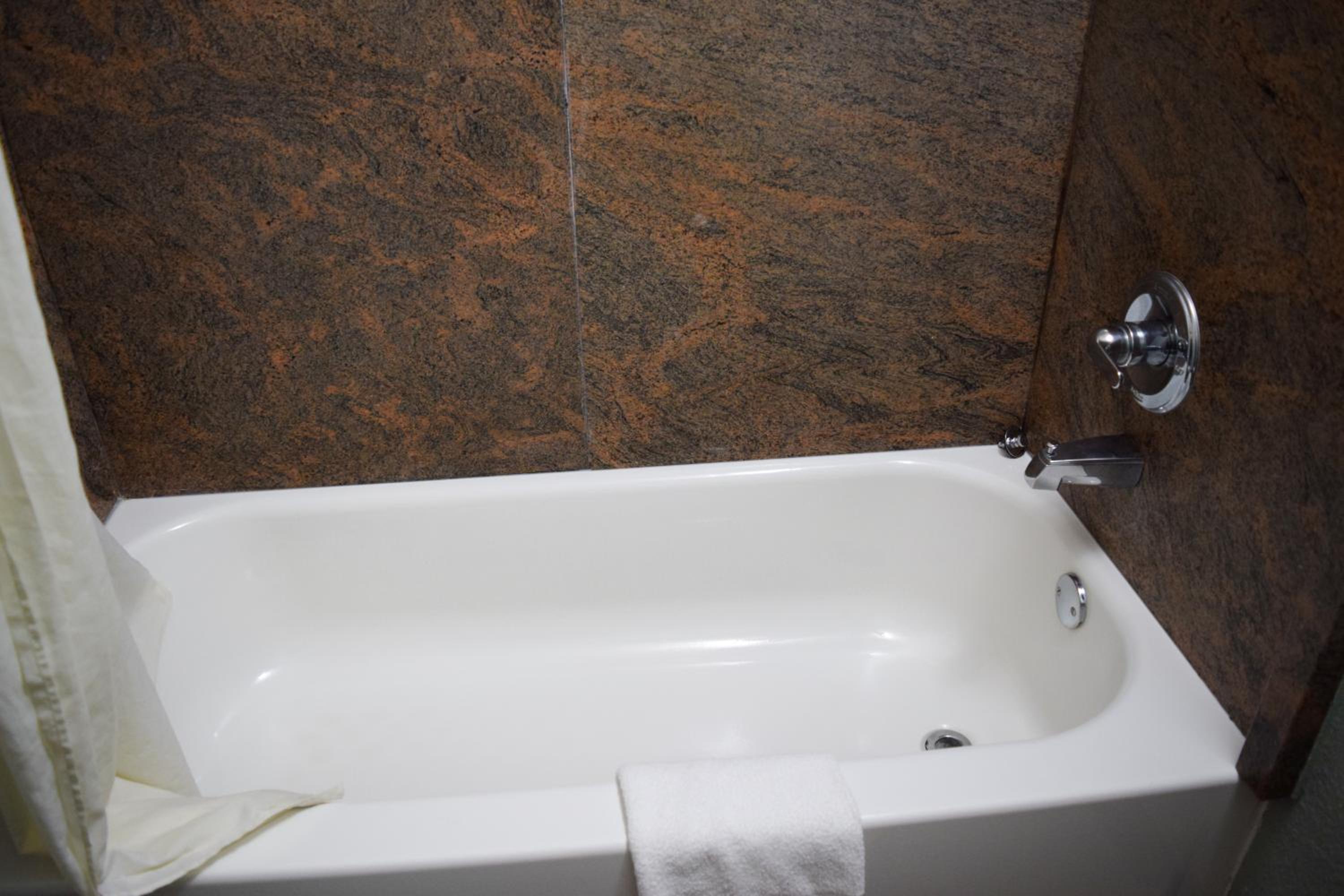 King Room - Non-Smoking - Photo 4
