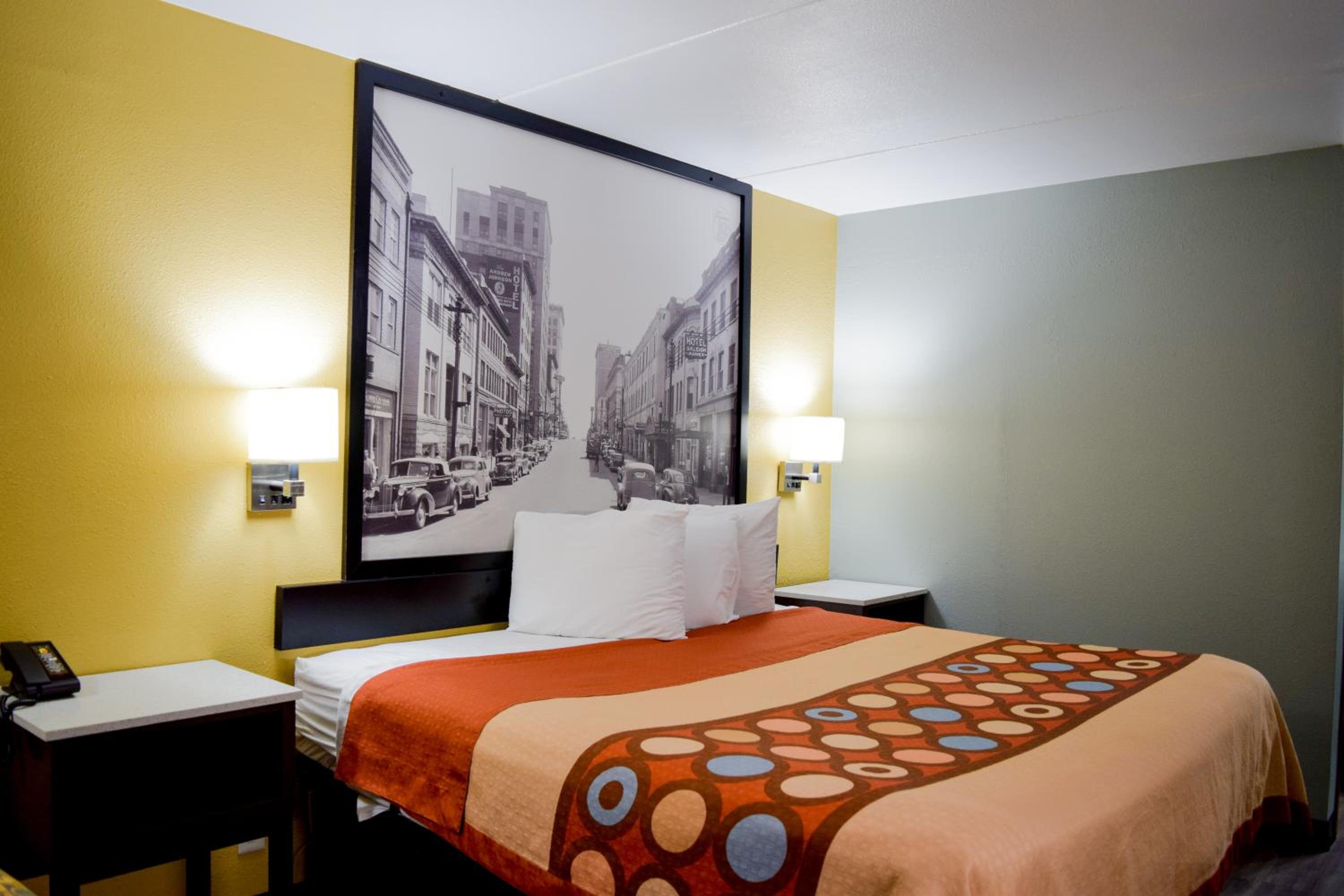 King Room - Non-Smoking - Photo 1