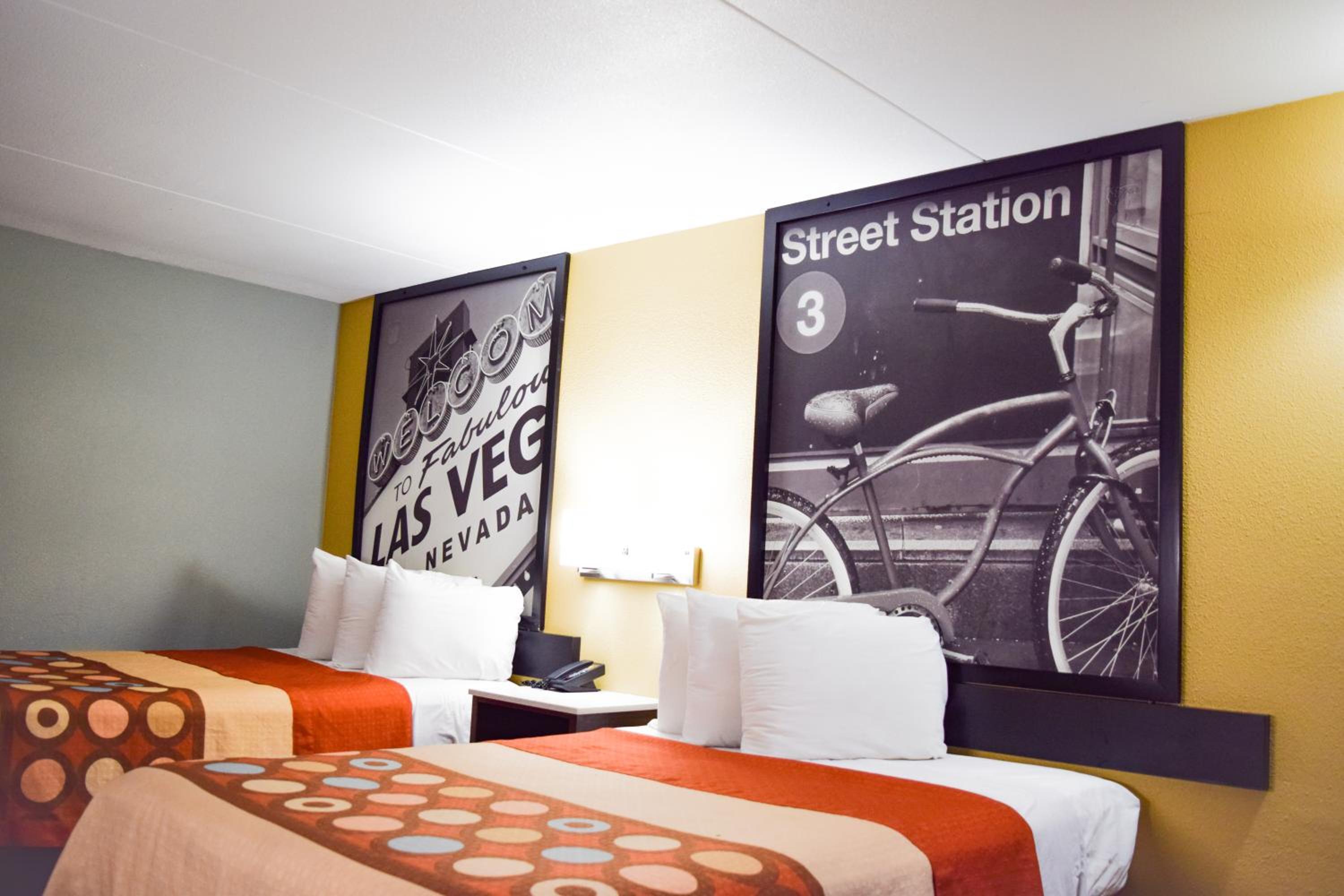 Double Room with Two Double Beds - Non-Smoking - Photo 9