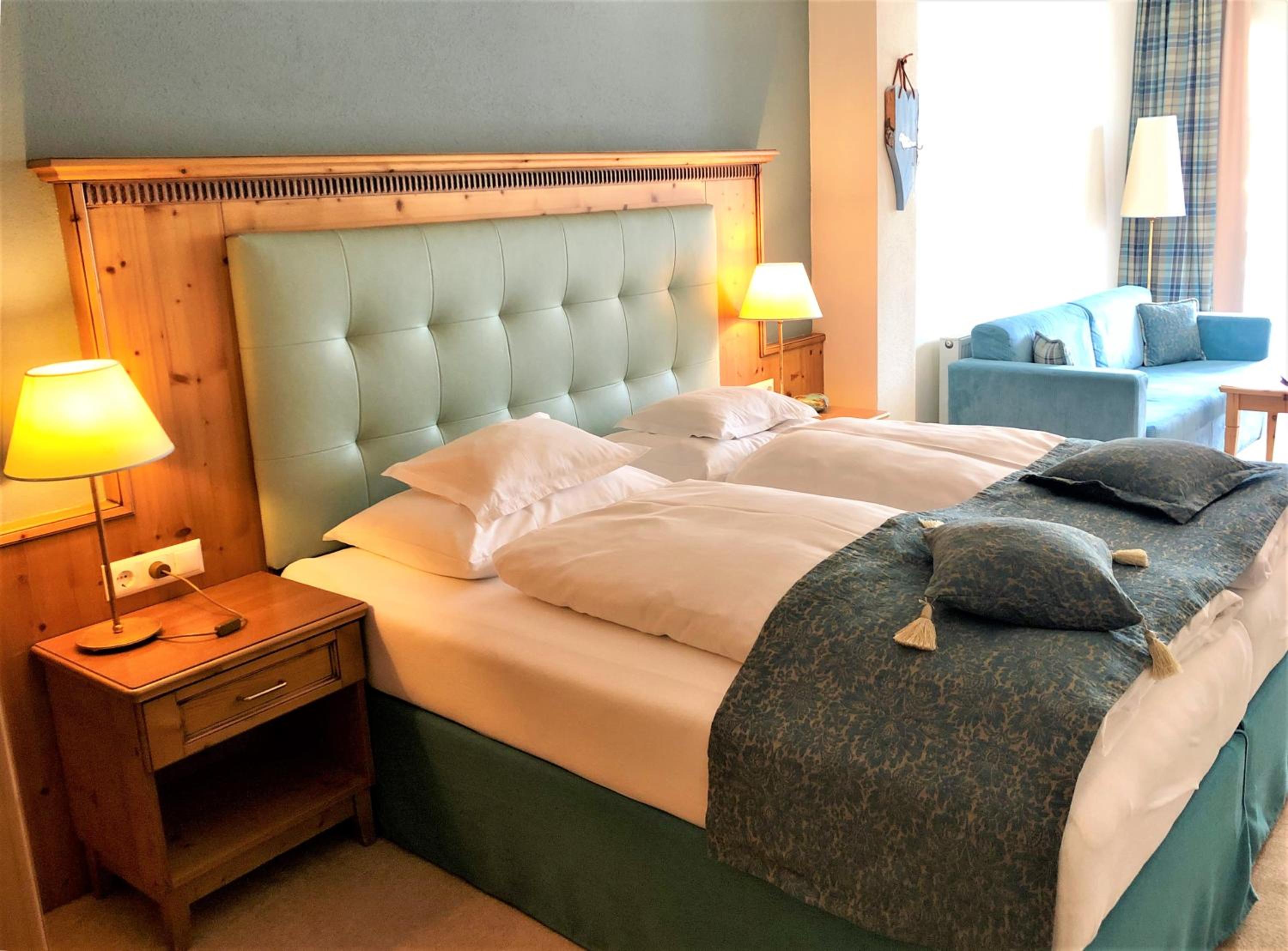 Deluxe Double Room with Lake View - Photo 2