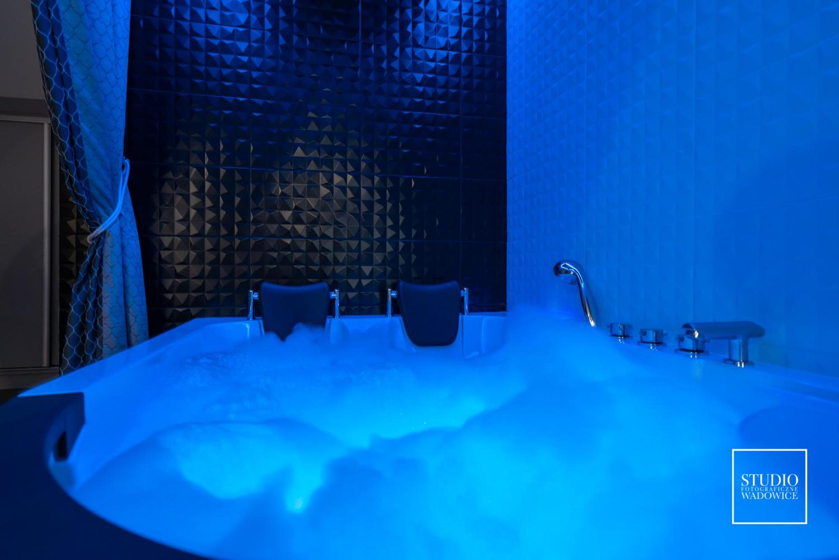 Studio with Spa Bath - Photo 1