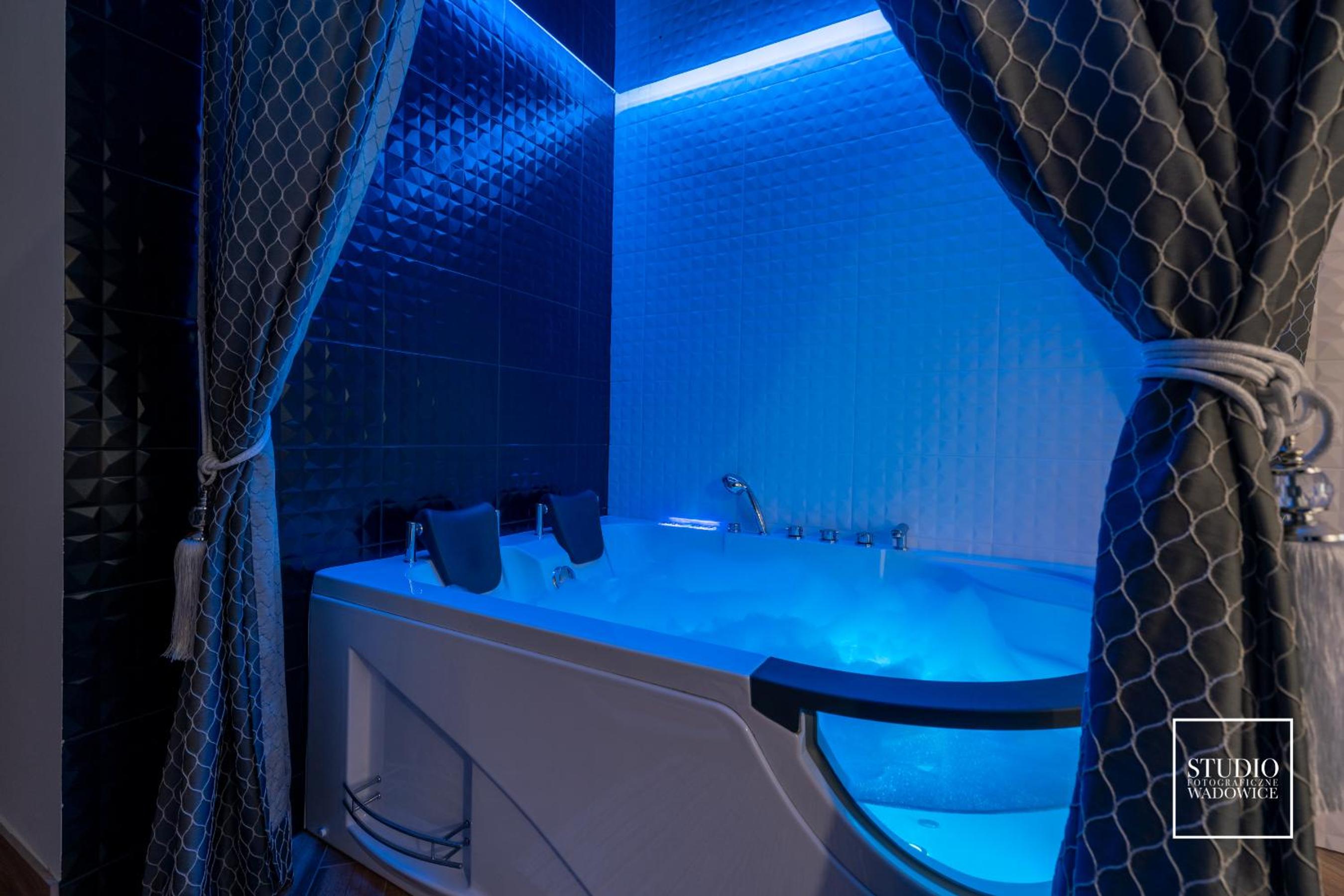 Studio with Spa Bath - Photo 4