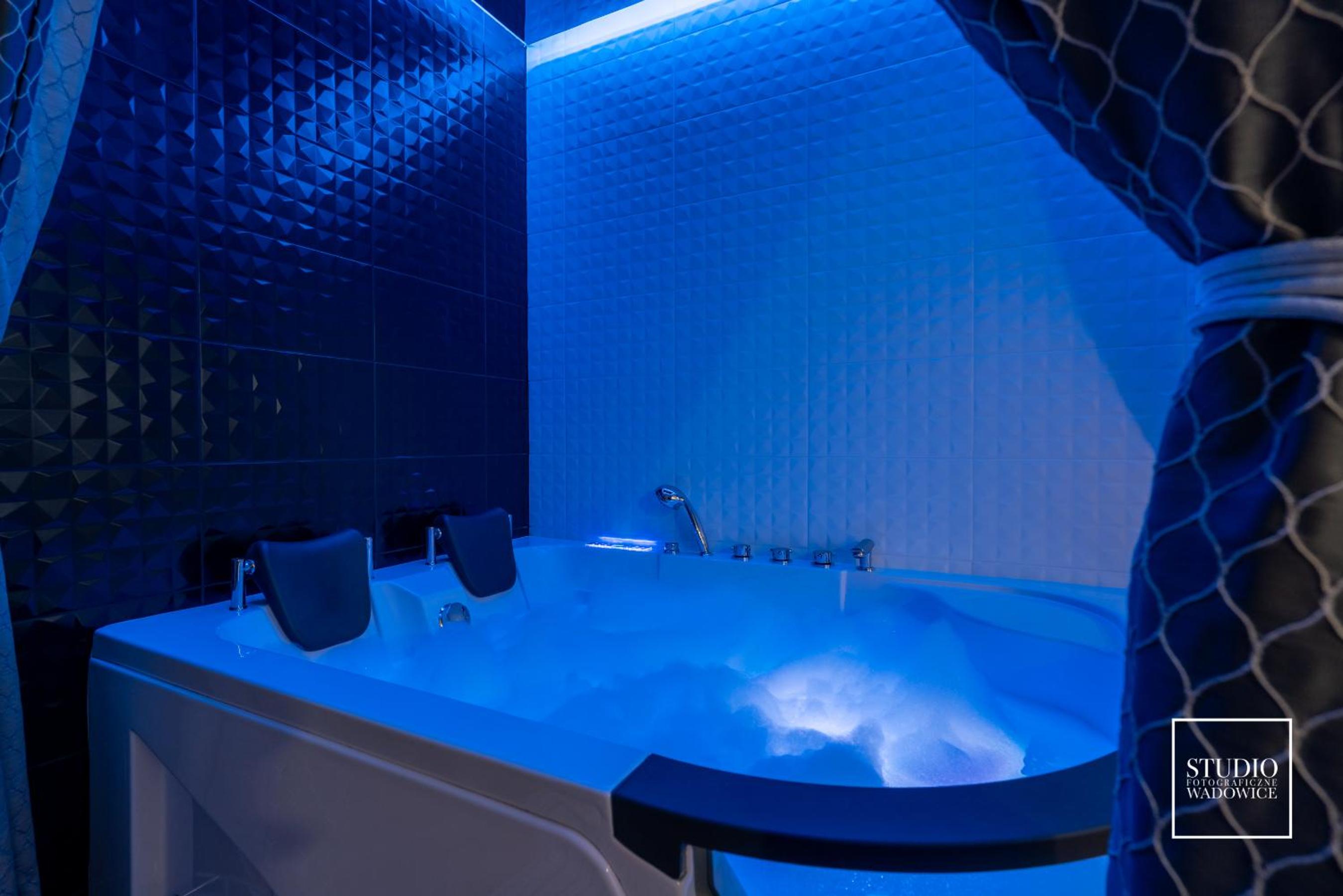 Studio with Spa Bath - Photo 5