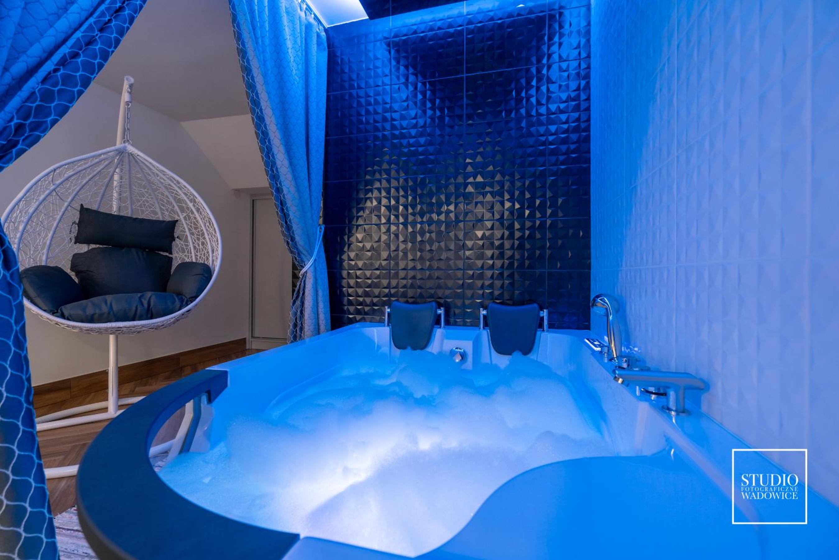Studio with Spa Bath - Photo 7