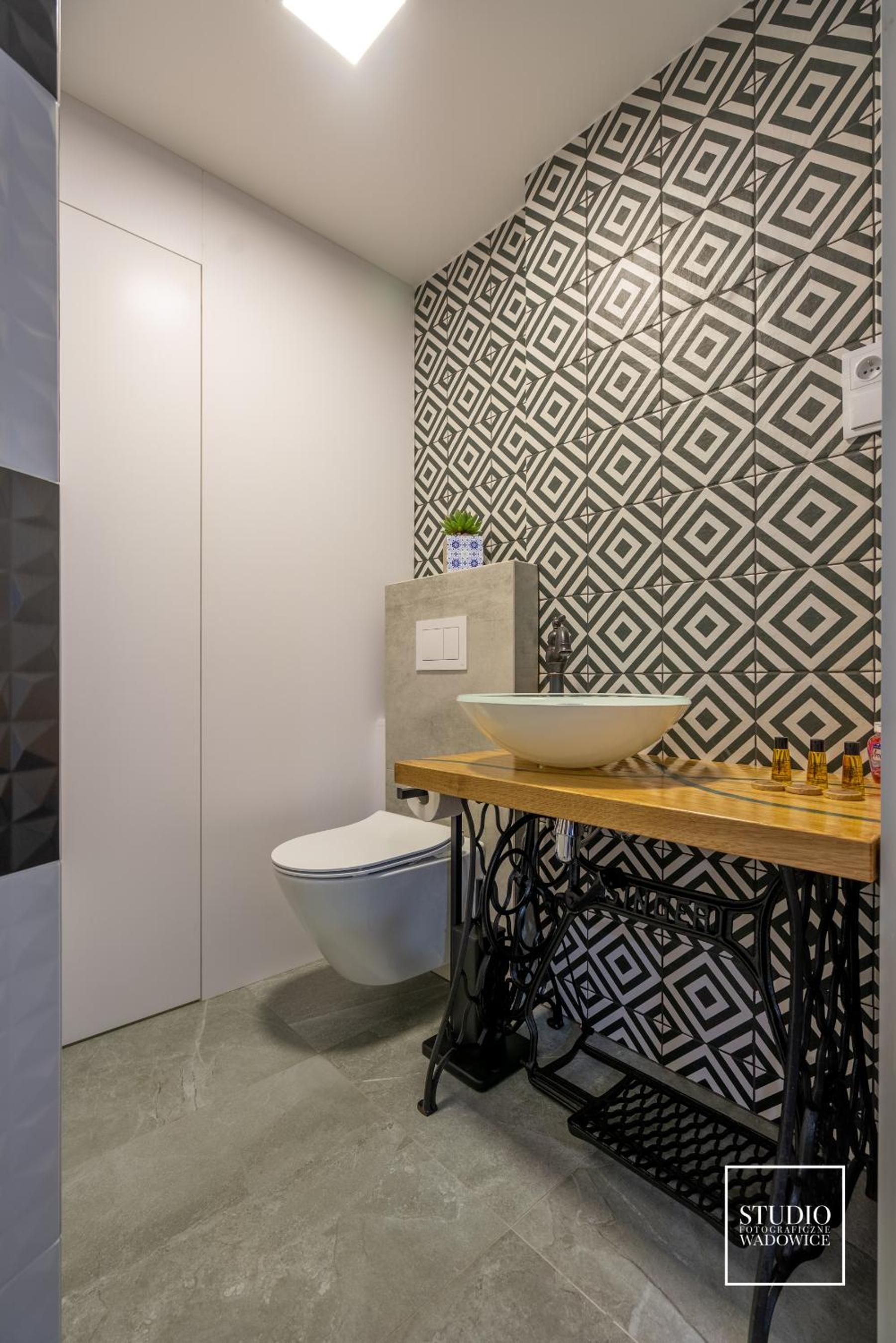 Studio with Spa Bath - Photo 17