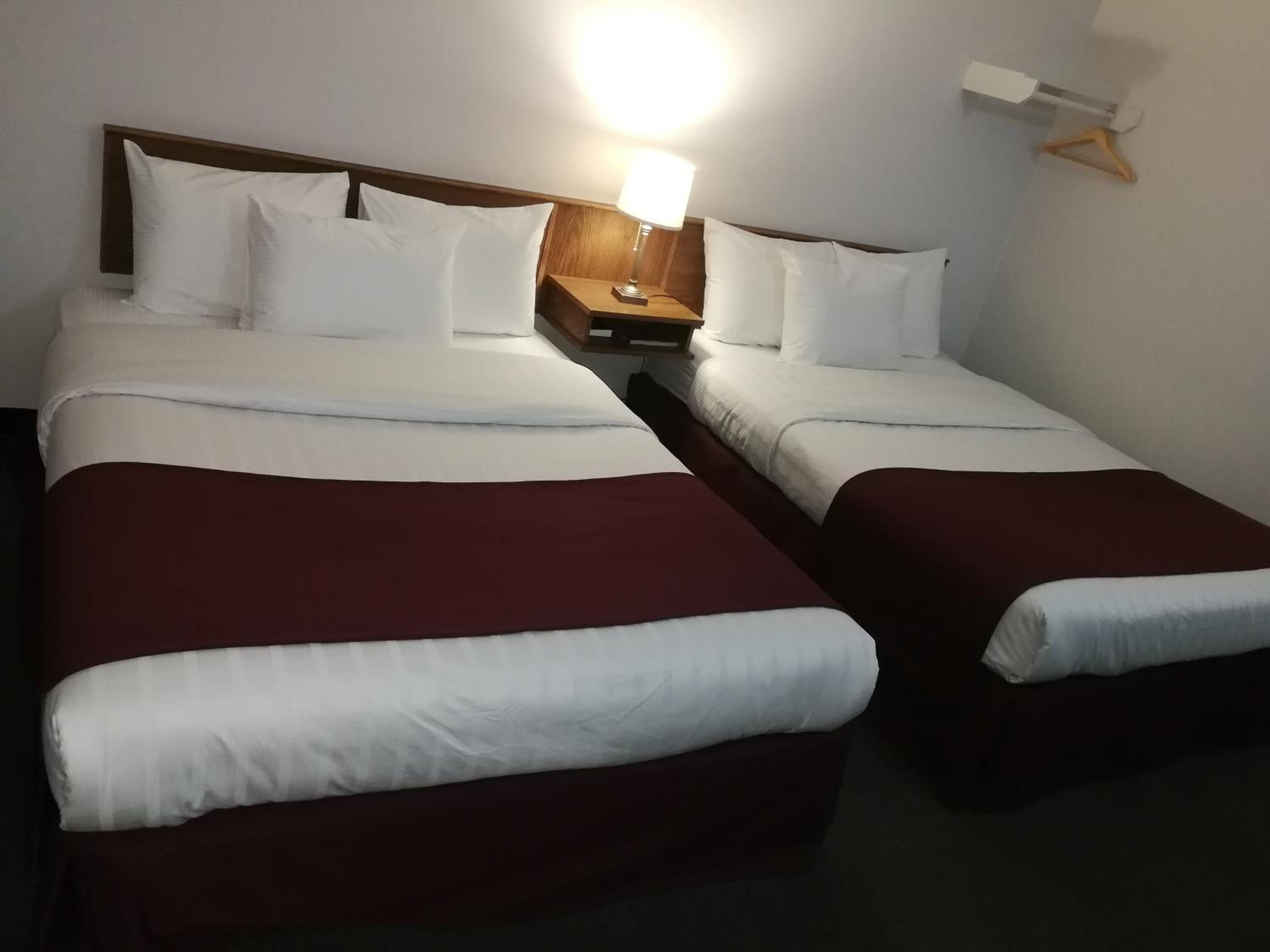 Deluxe Queen Room with Two Queen Beds photo 3