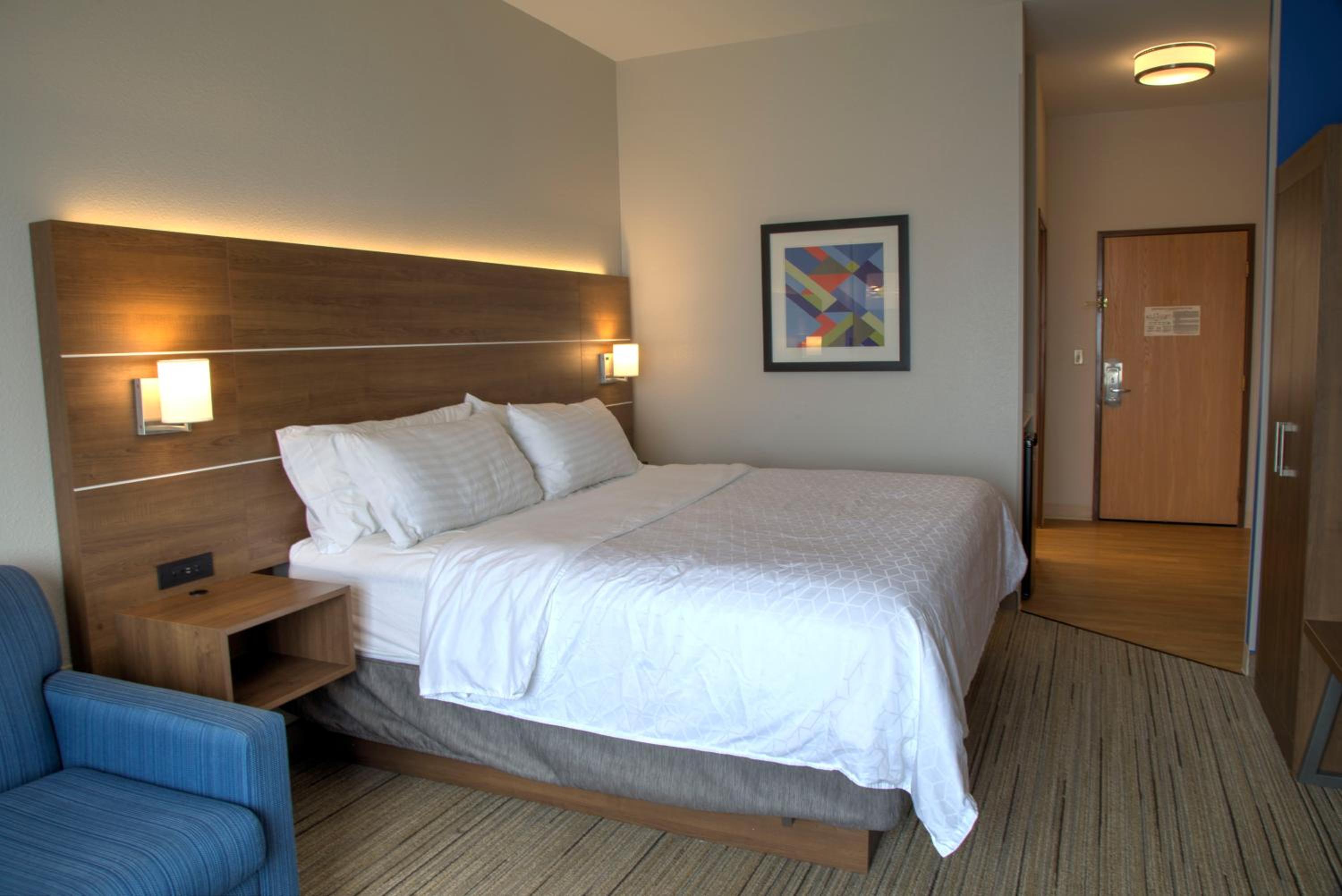 King Room - Mobility Access/Hearing Accessible - Photo 2
