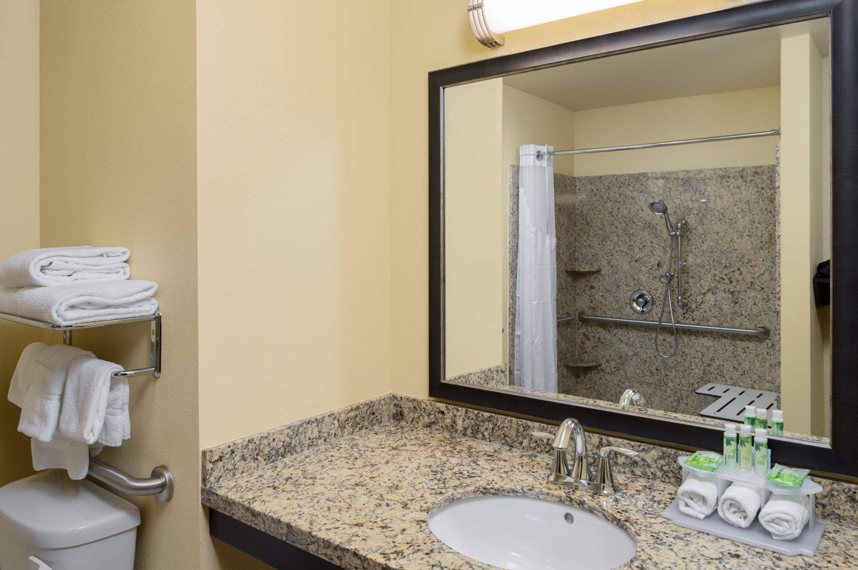 King Room - Mobility Access/Non-Smoking