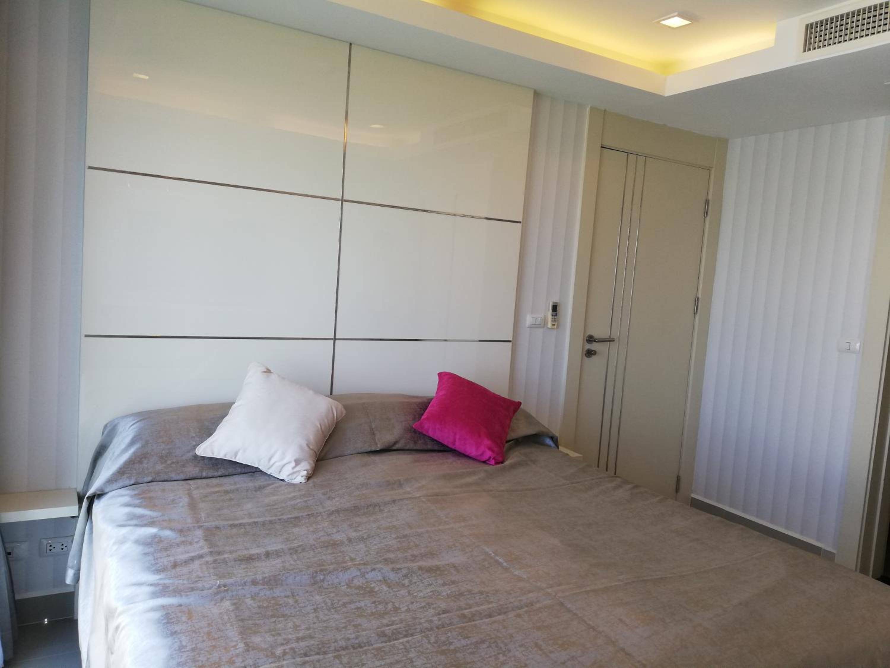 Apartment with Sea View photo 1