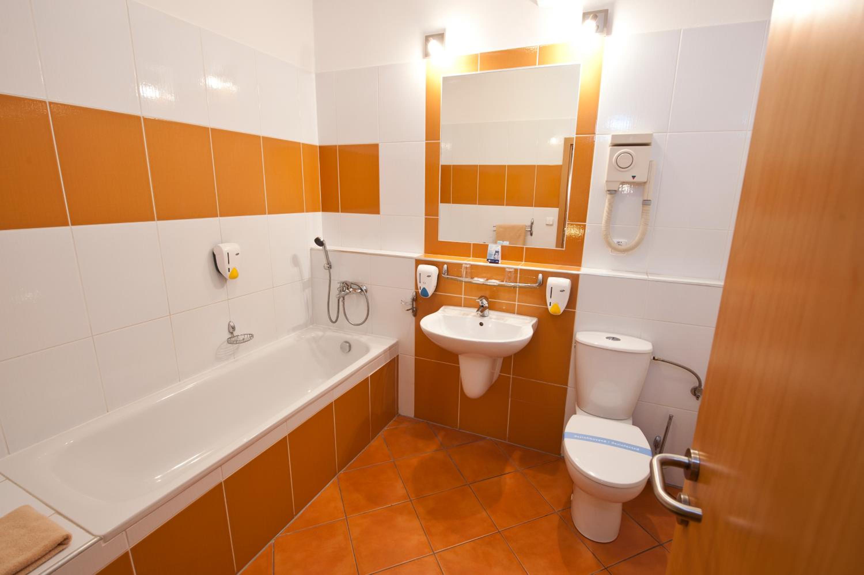 Standard Double Room - Photo 5