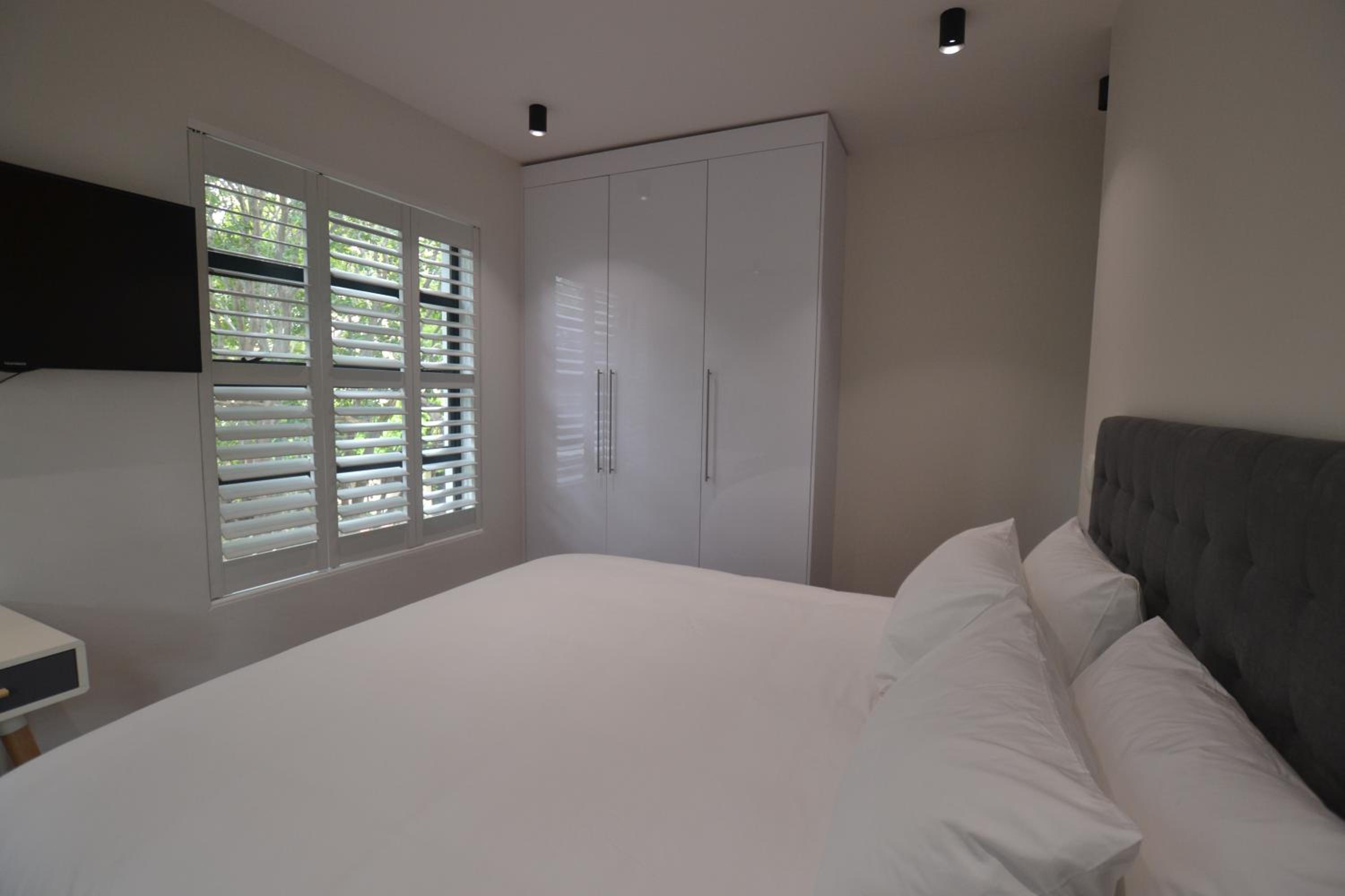 Deluxe King Room photo 2