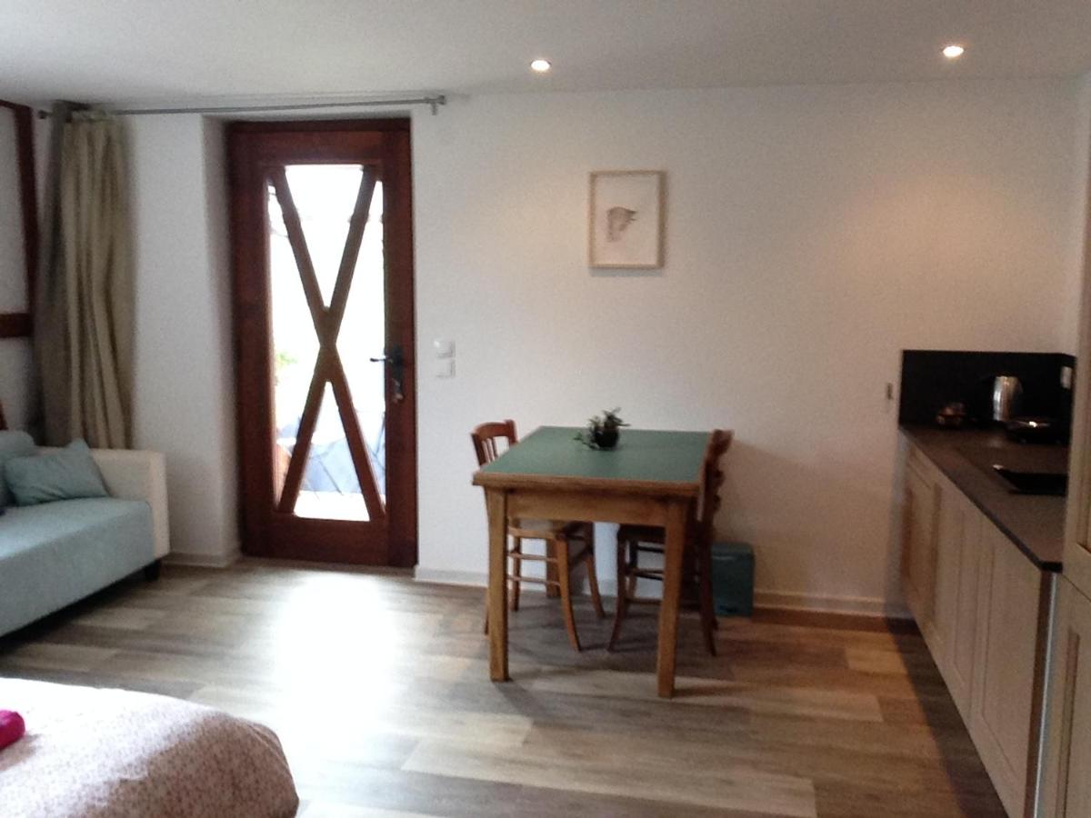 Double Room with Shared Bathroom photo 3