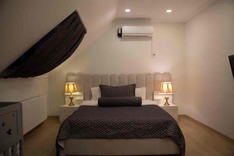 Three-Bedroom Apartment photo 2