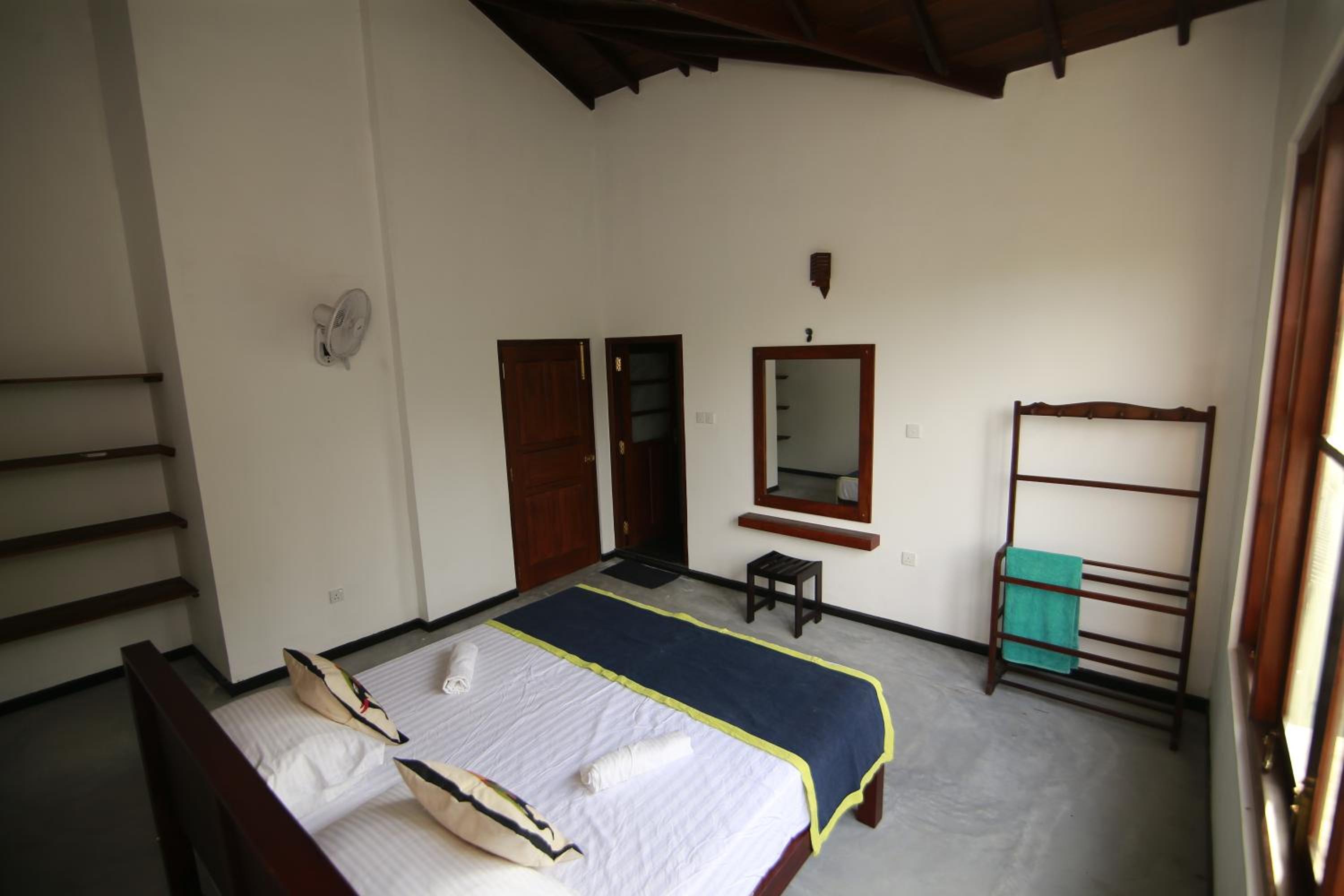 Deluxe Double Room with Balcony photo 2