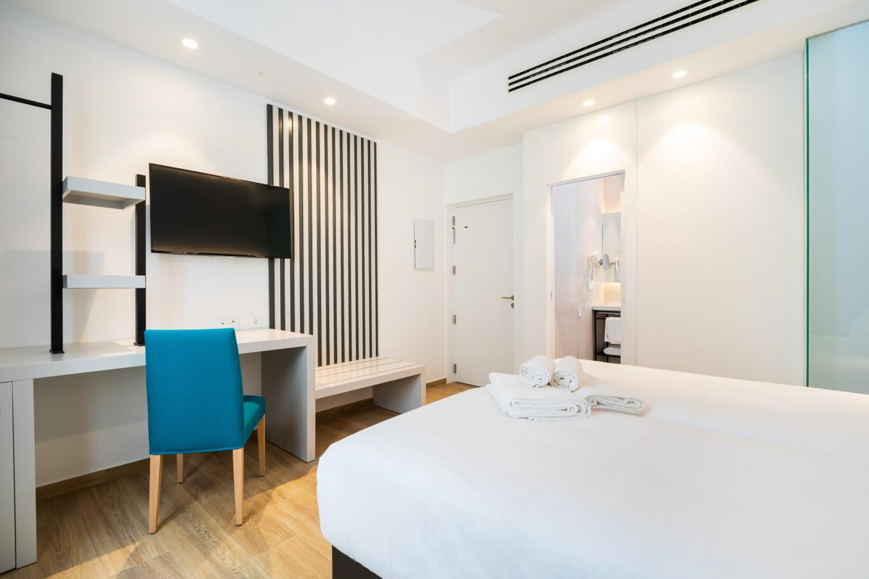 Deluxe Double or Twin Room - Ground Floor - Photo 3