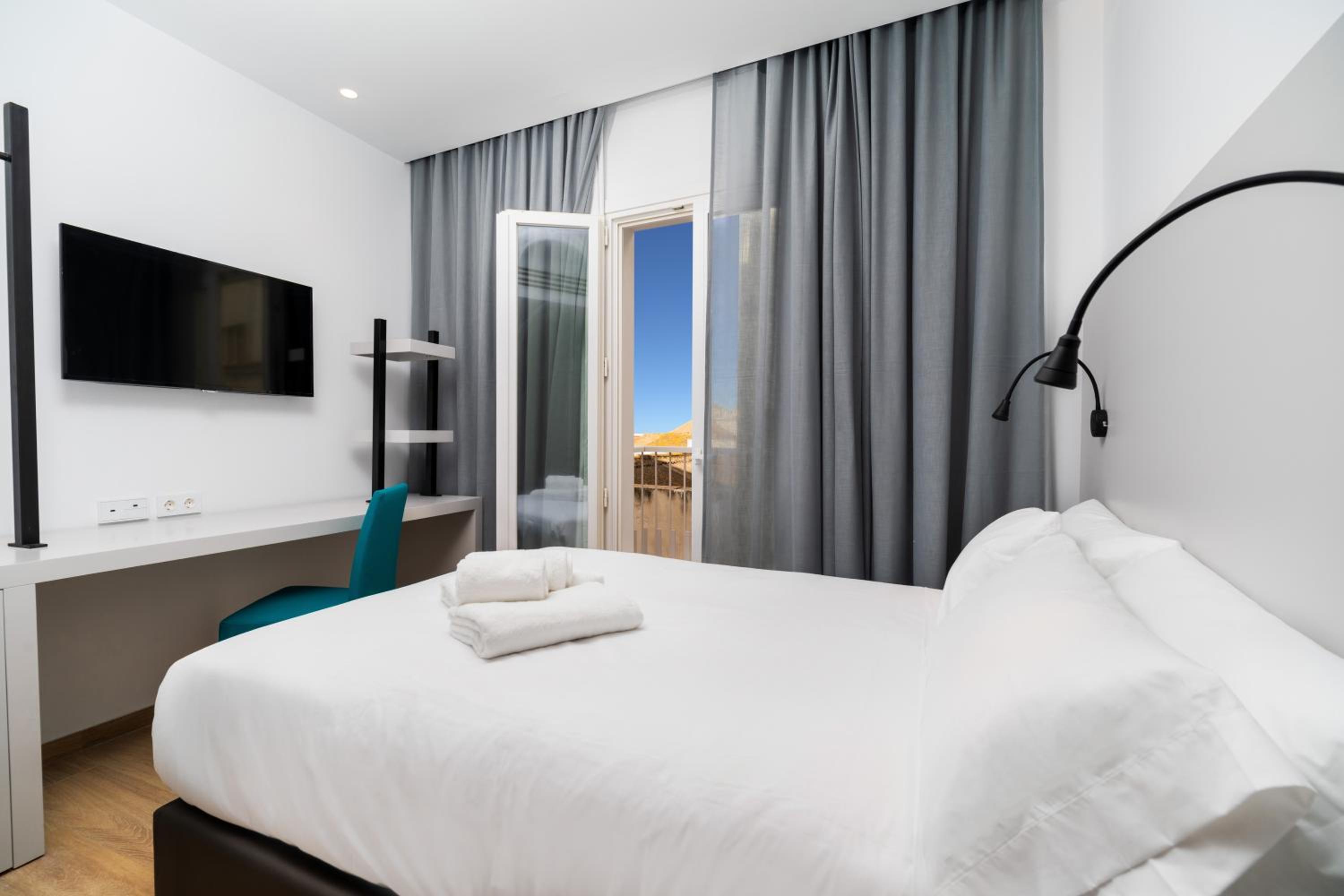 Deluxe Double Room - Photo 5