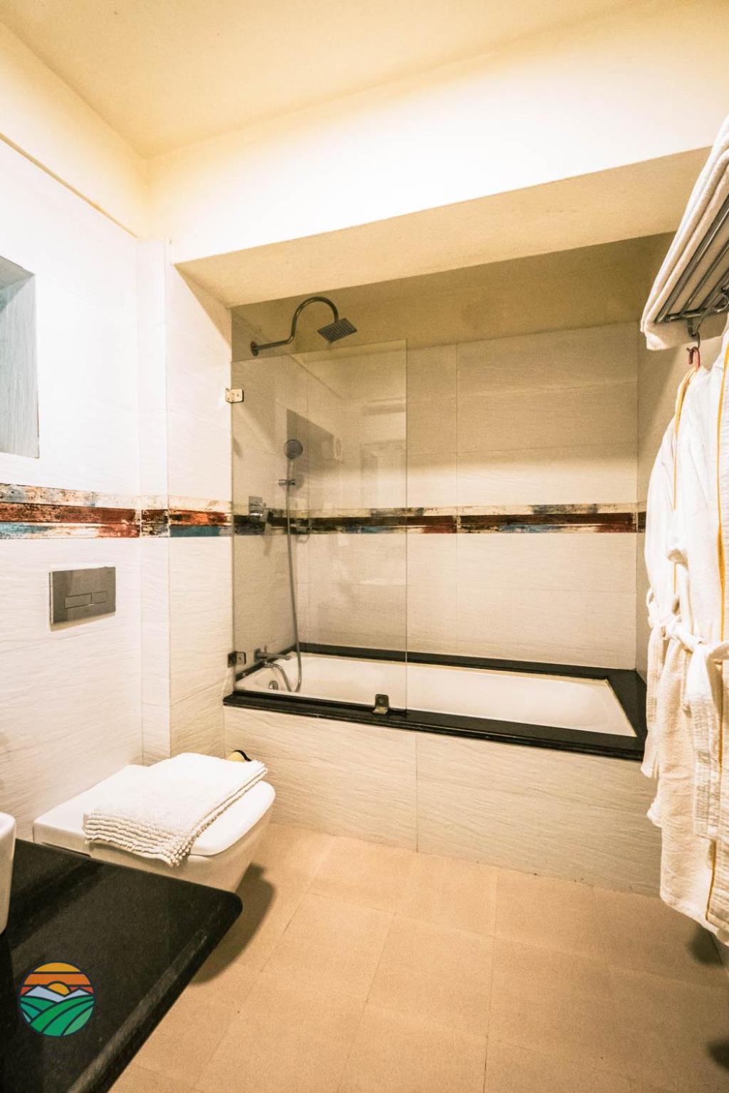 Superior Deluxe Room with Bathtub, Mountain View, 10% Discount on Food photo 3