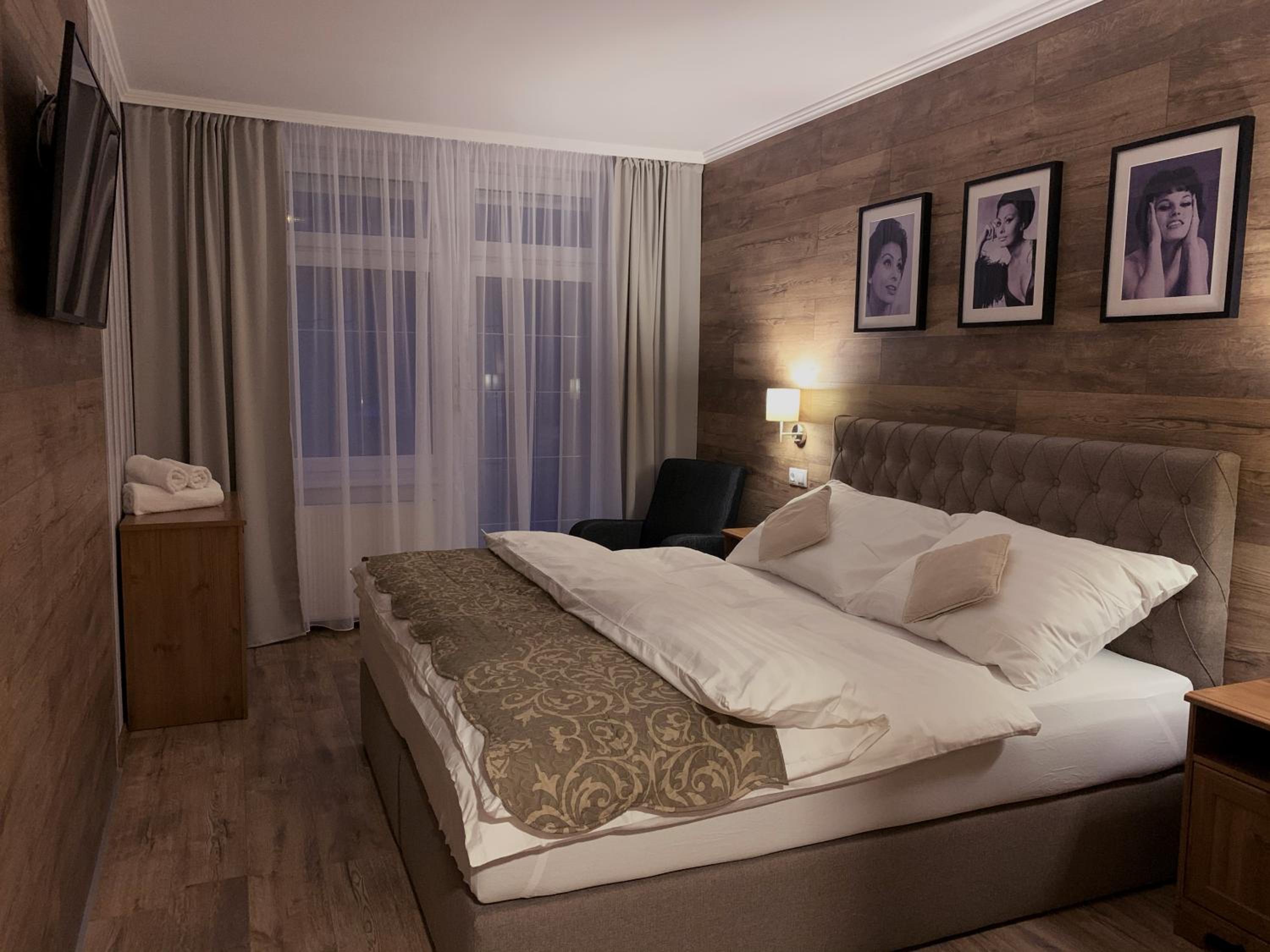 Double Room with Balcony photo 3