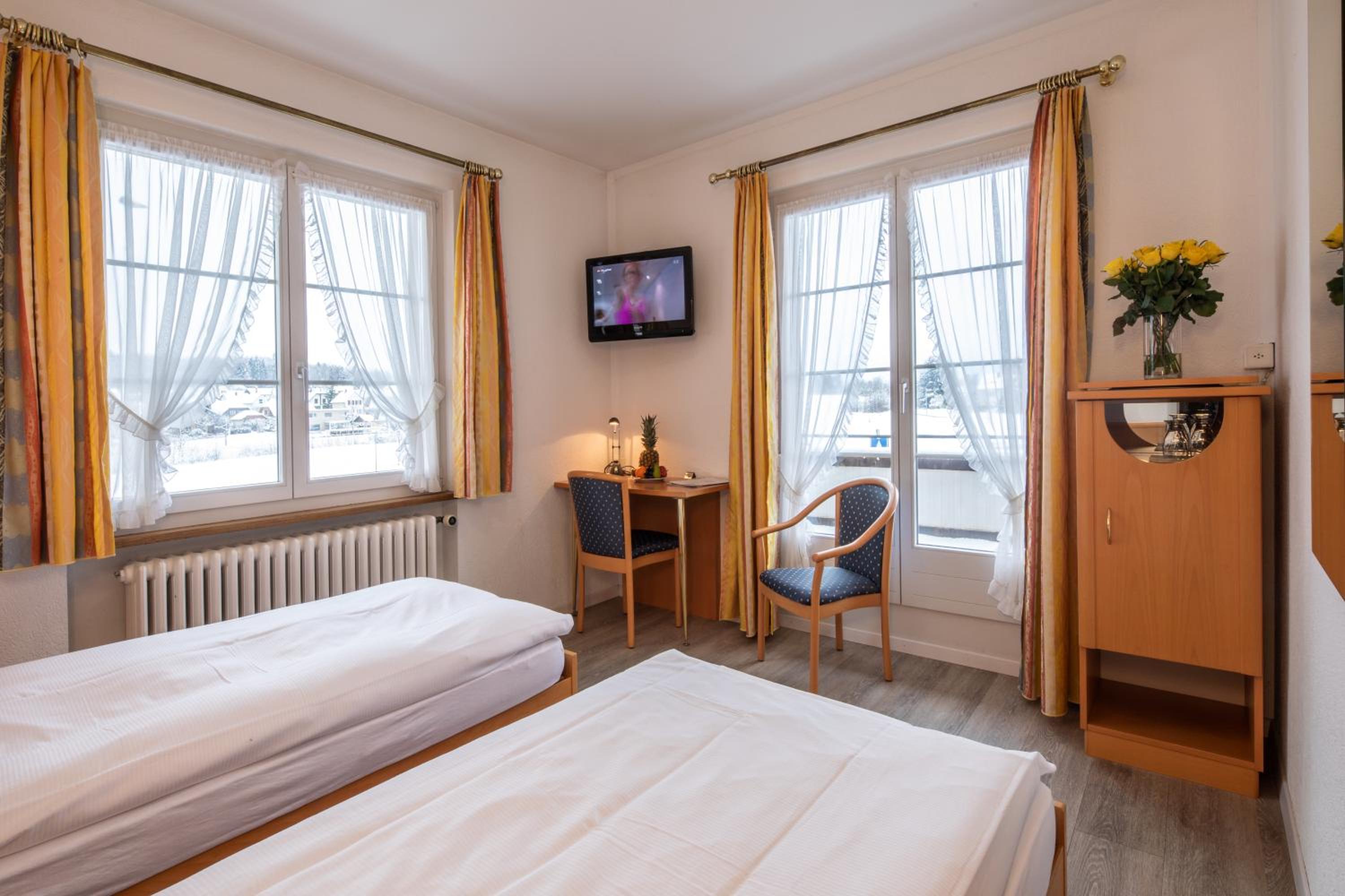 Economy Double Room photo 2