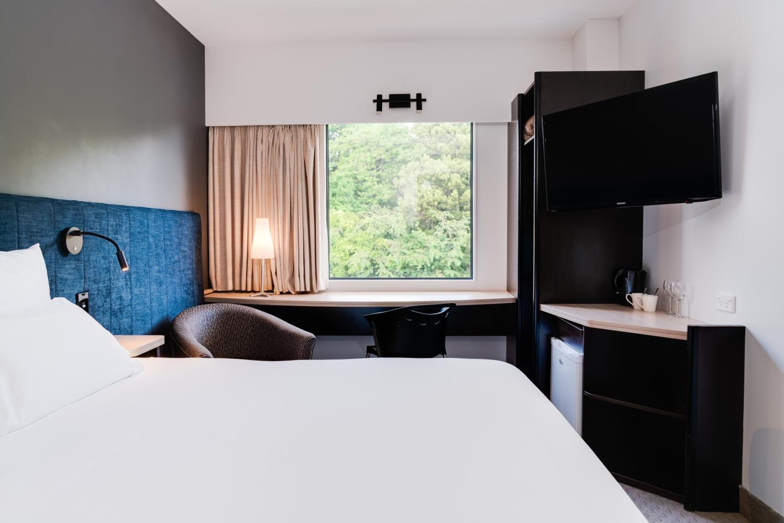 King Room with City View - Photo 2