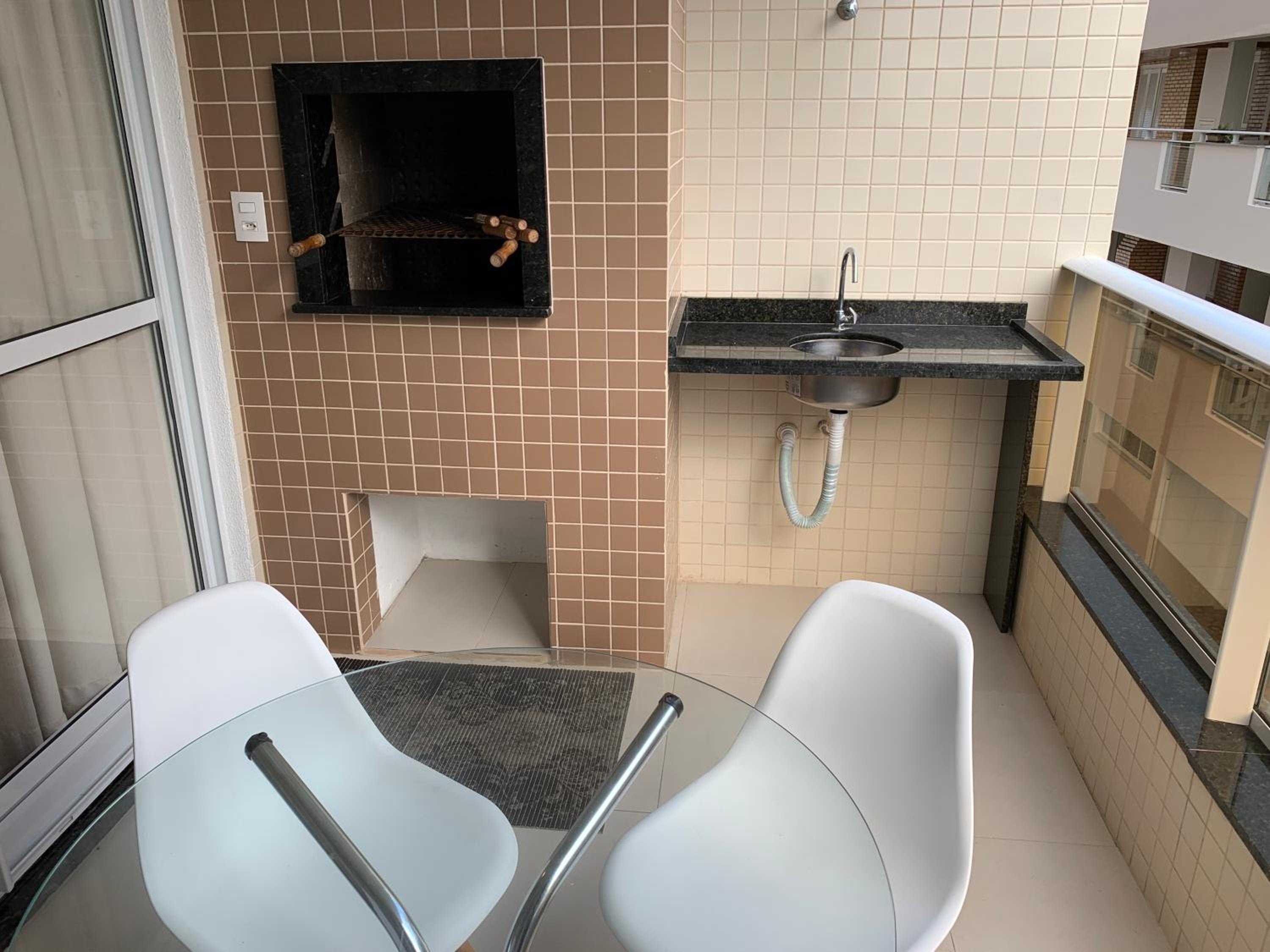 One-Bedroom Apartment - Photo 8