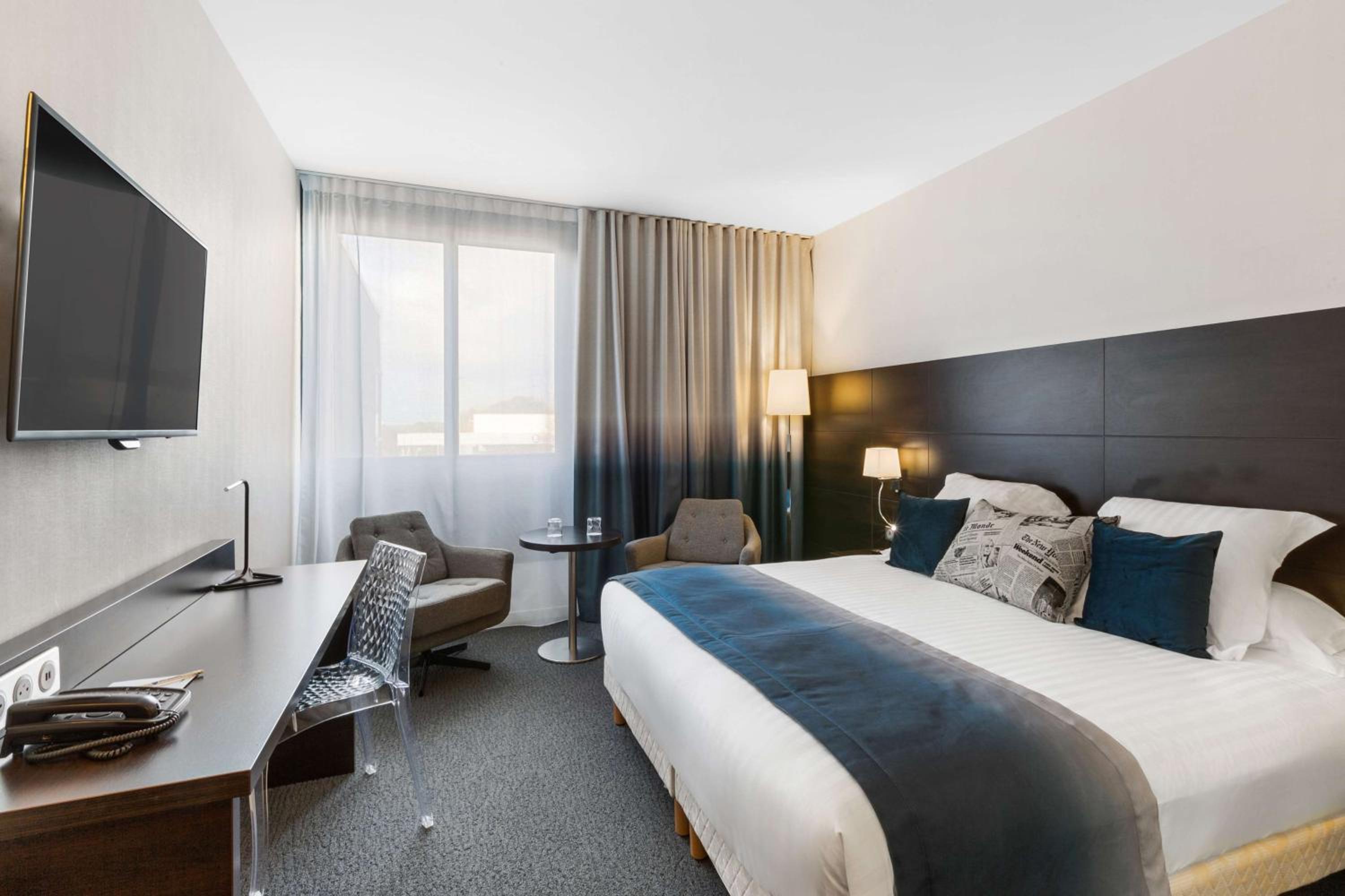 Executive Queen Room - Photo 1