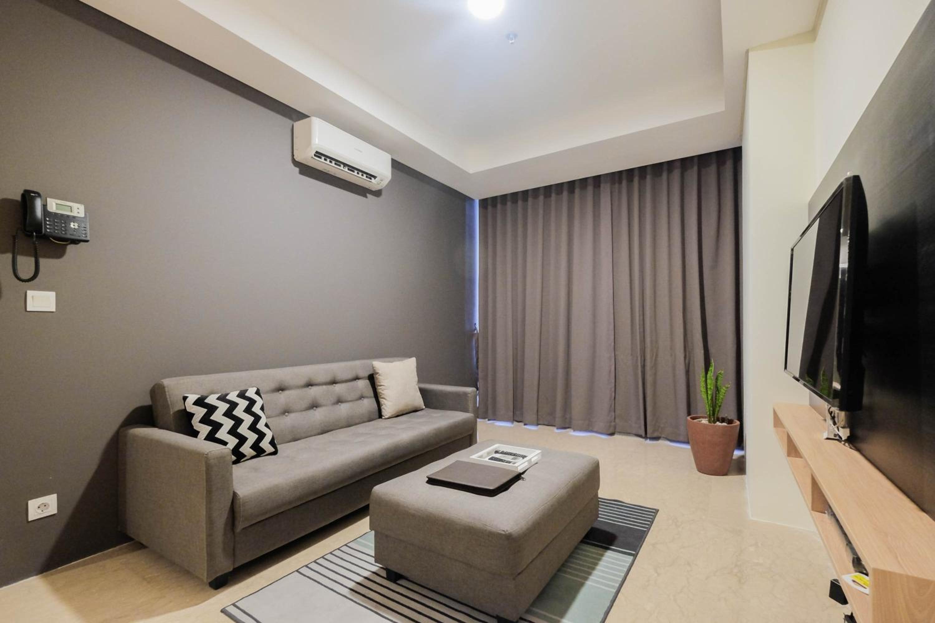 Two-Bedroom Apartment - Photo 2