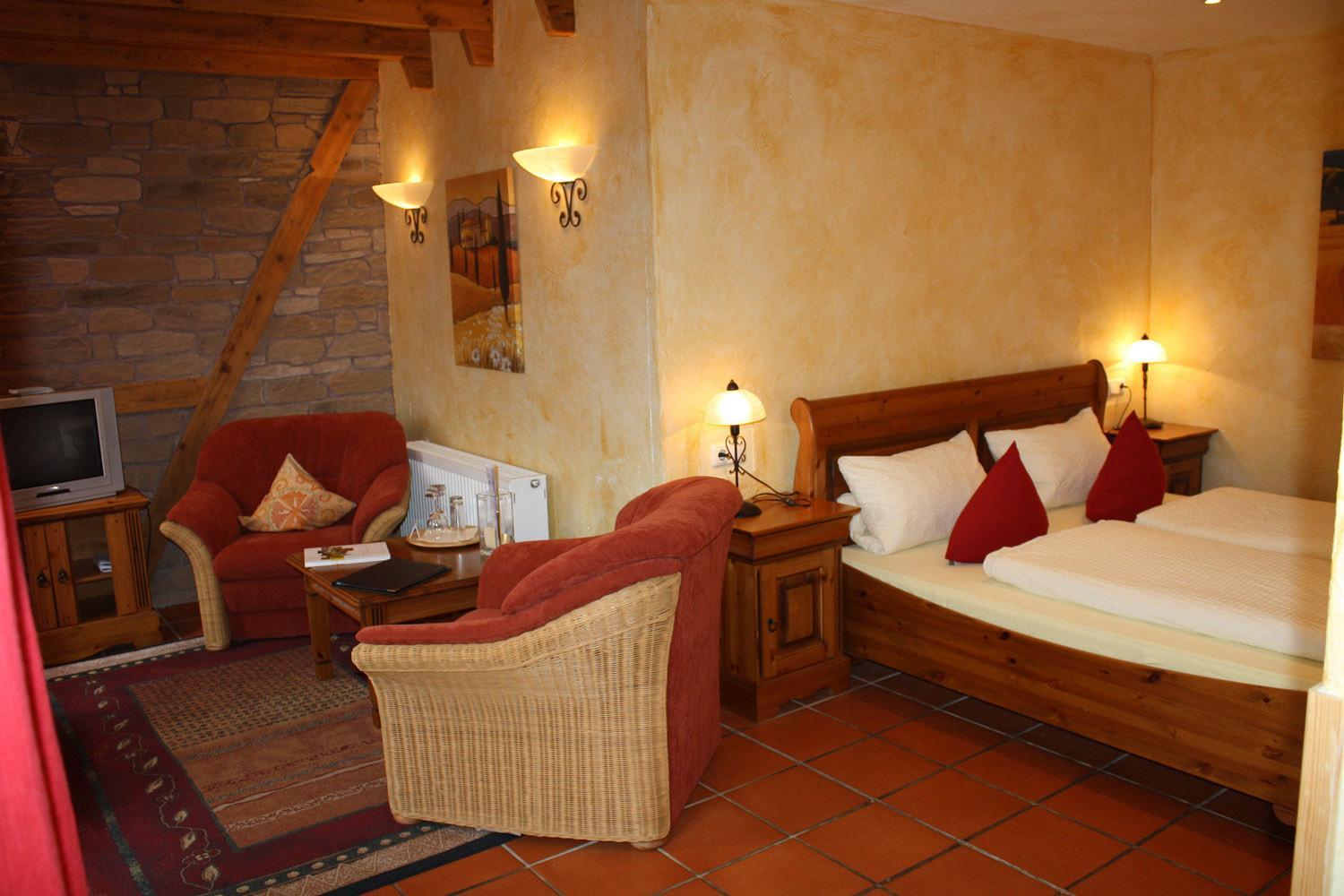 Standard Double Room - Photo 8