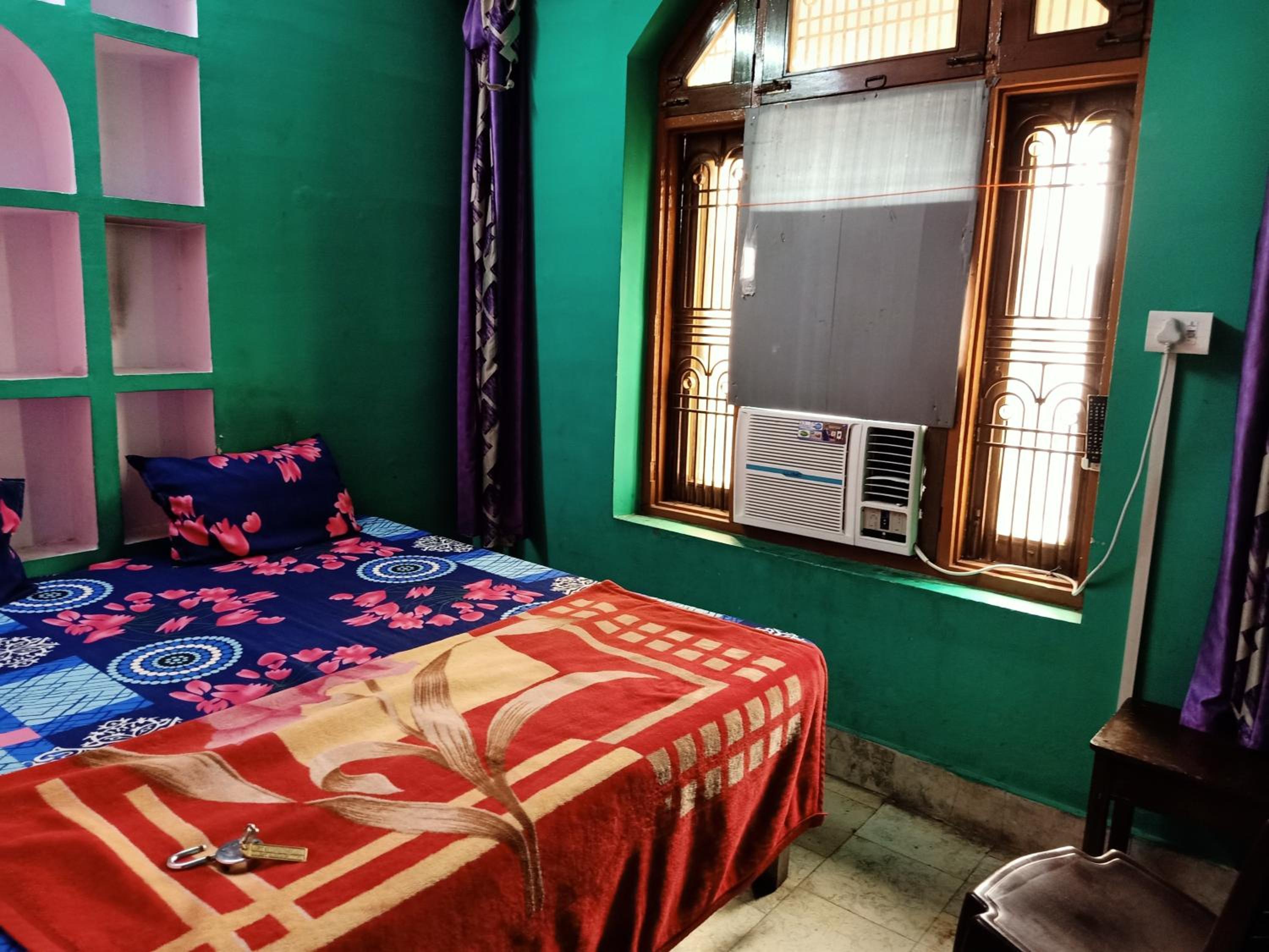 Deluxe Double Room (2 Adults + 1 Child) - Photo 6