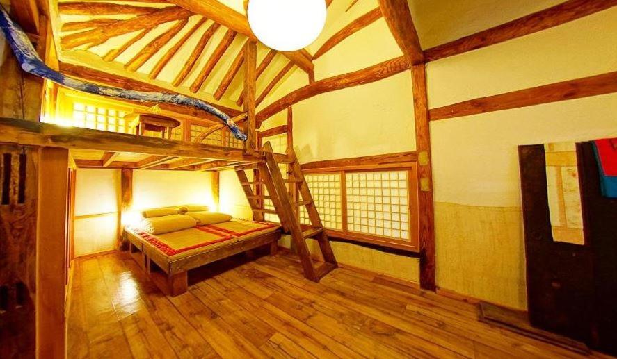 Korean-Style Deluxe Family Room