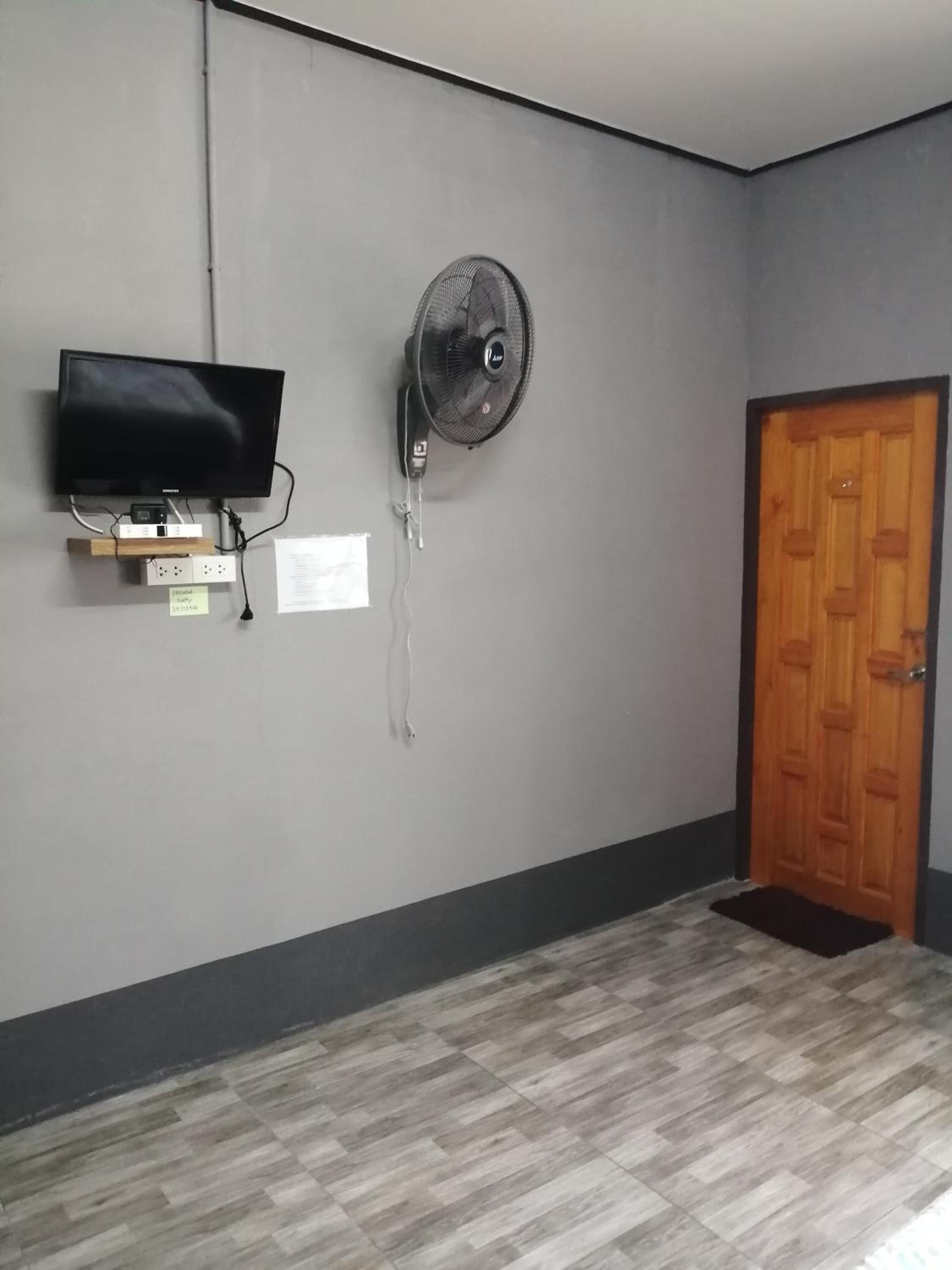 Standard Double Room with Fan photo 1